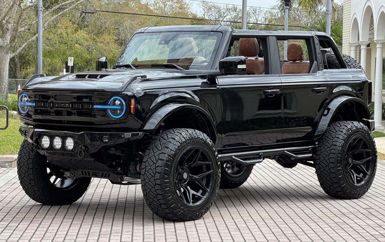 2024 Ford Bronco Outer Banks V6 Luxury Package Custom Lifted