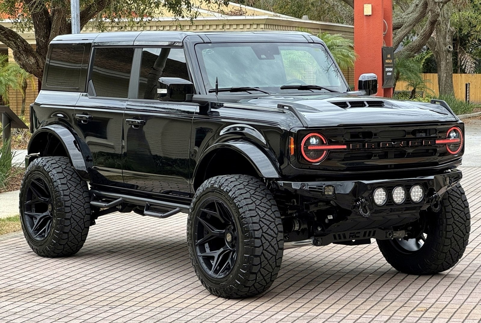 2024 Ford Bronco Outer Banks V6 Luxury Package Custom Lifted