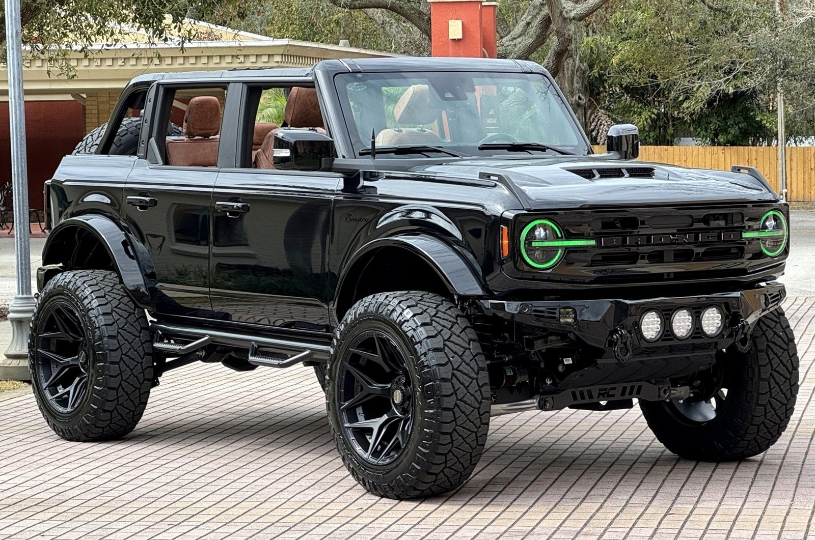 2024 Ford Bronco Outer Banks V6 Luxury Package Custom Lifted