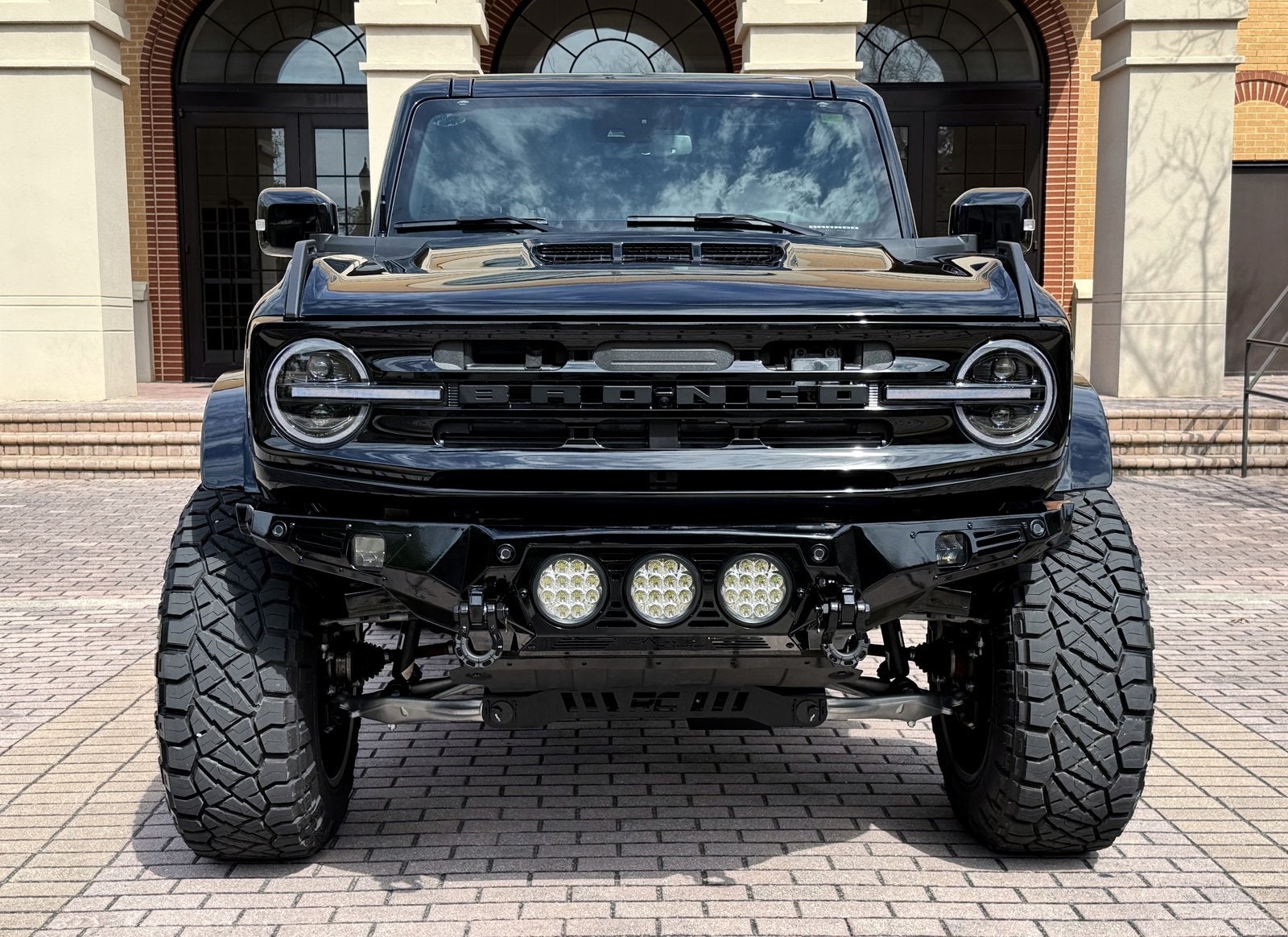 2024 Ford Bronco Outer Banks V6 Luxury Package Custom Lifted