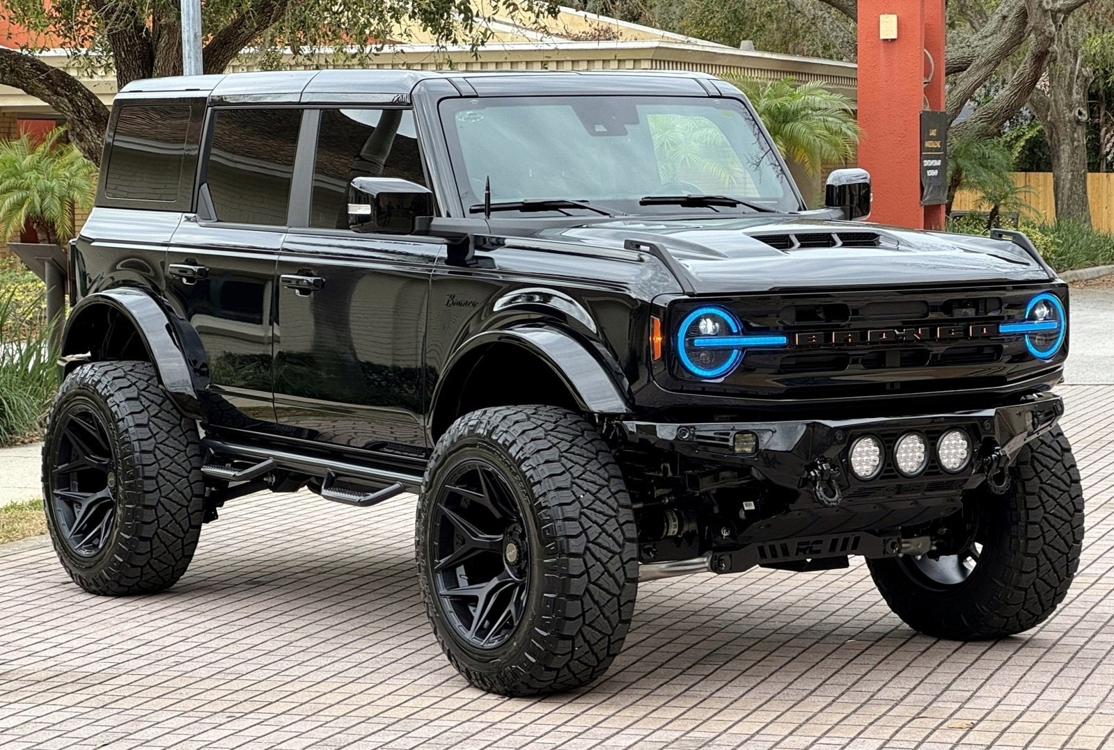 2024 Ford Bronco Outer Banks V6 Luxury Package Custom Lifted