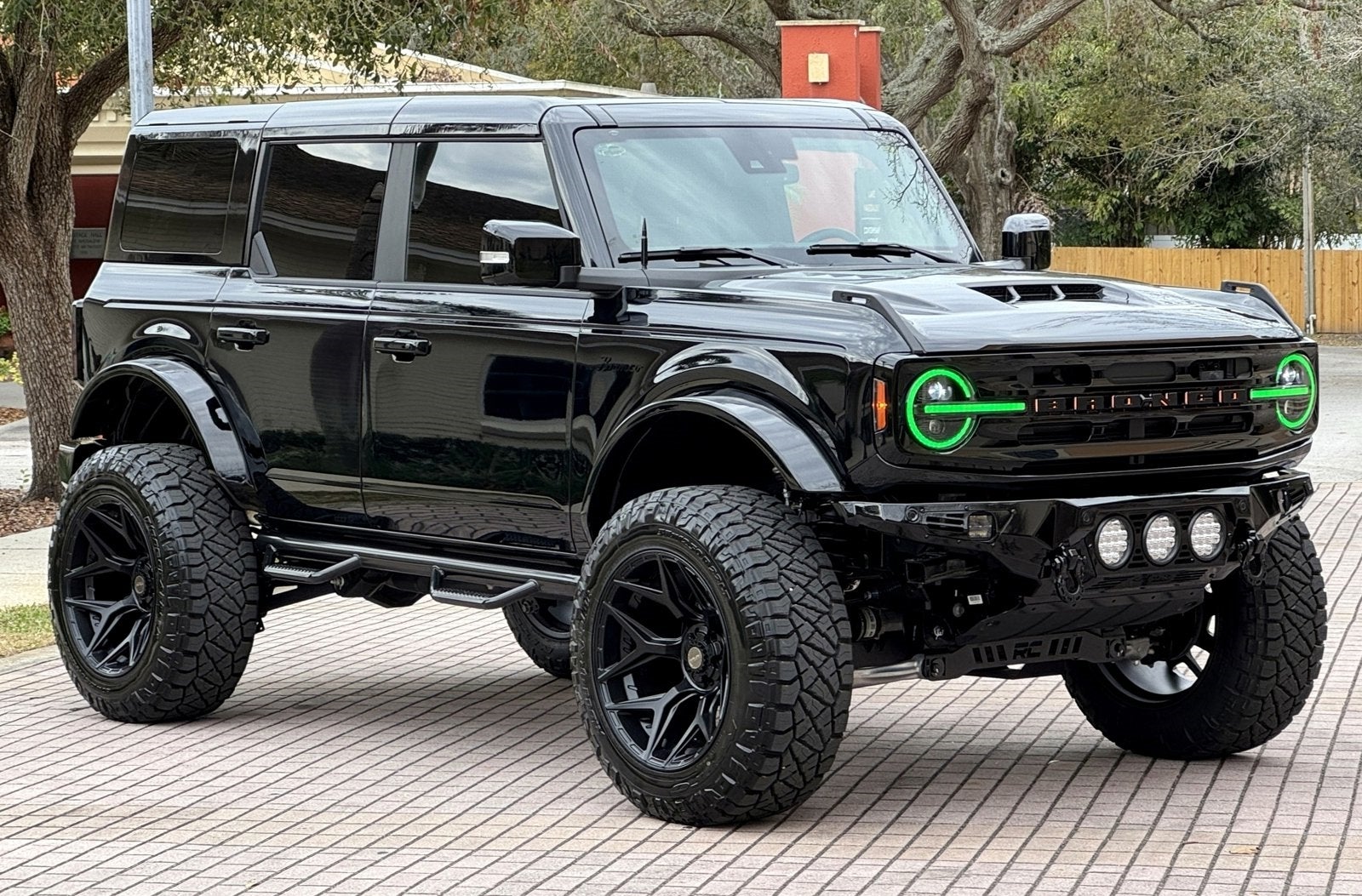 2024 Ford Bronco Outer Banks V6 Luxury Package Custom Lifted