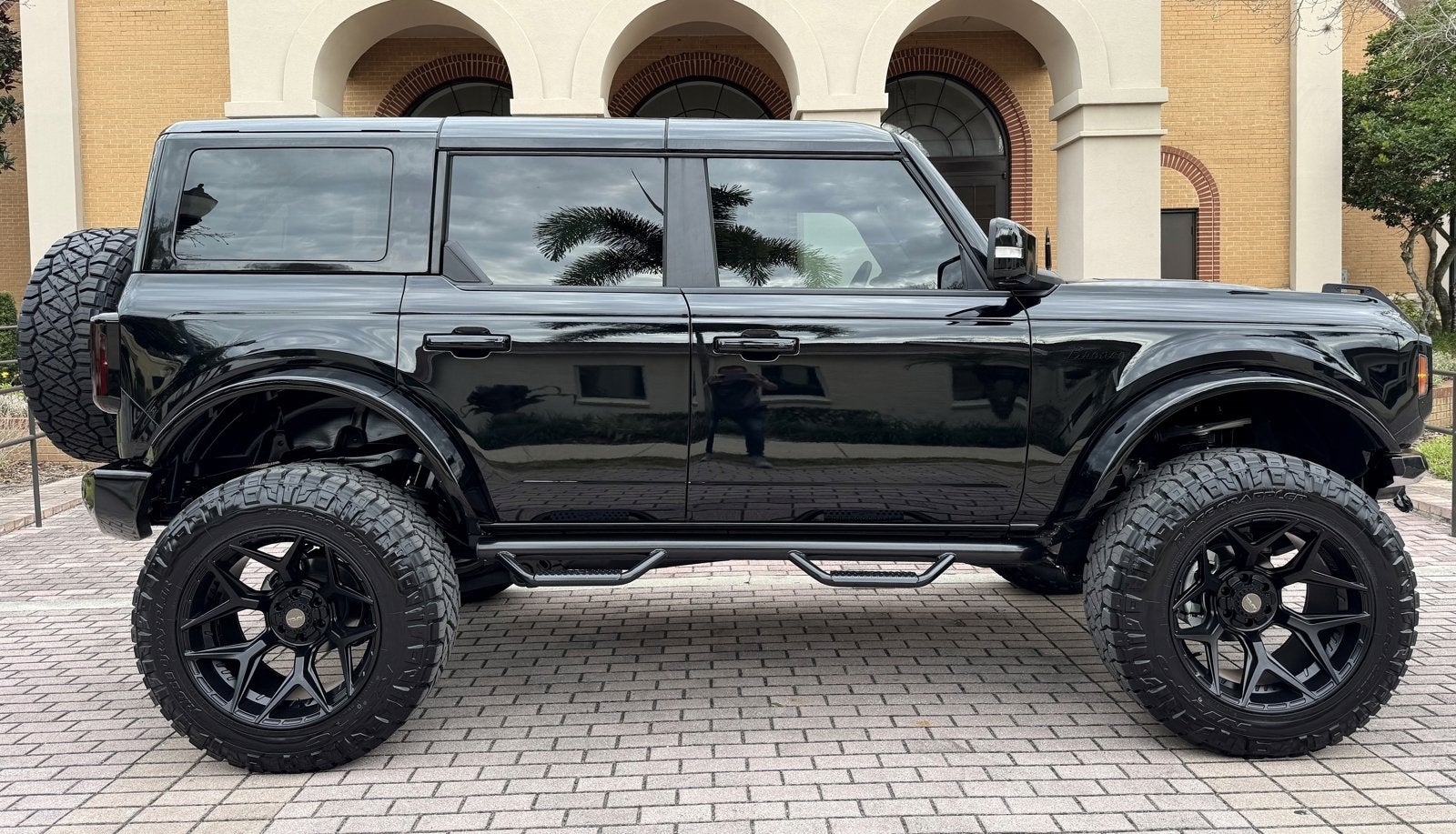 2024 Ford Bronco Outer Banks V6 Luxury Package Custom Lifted