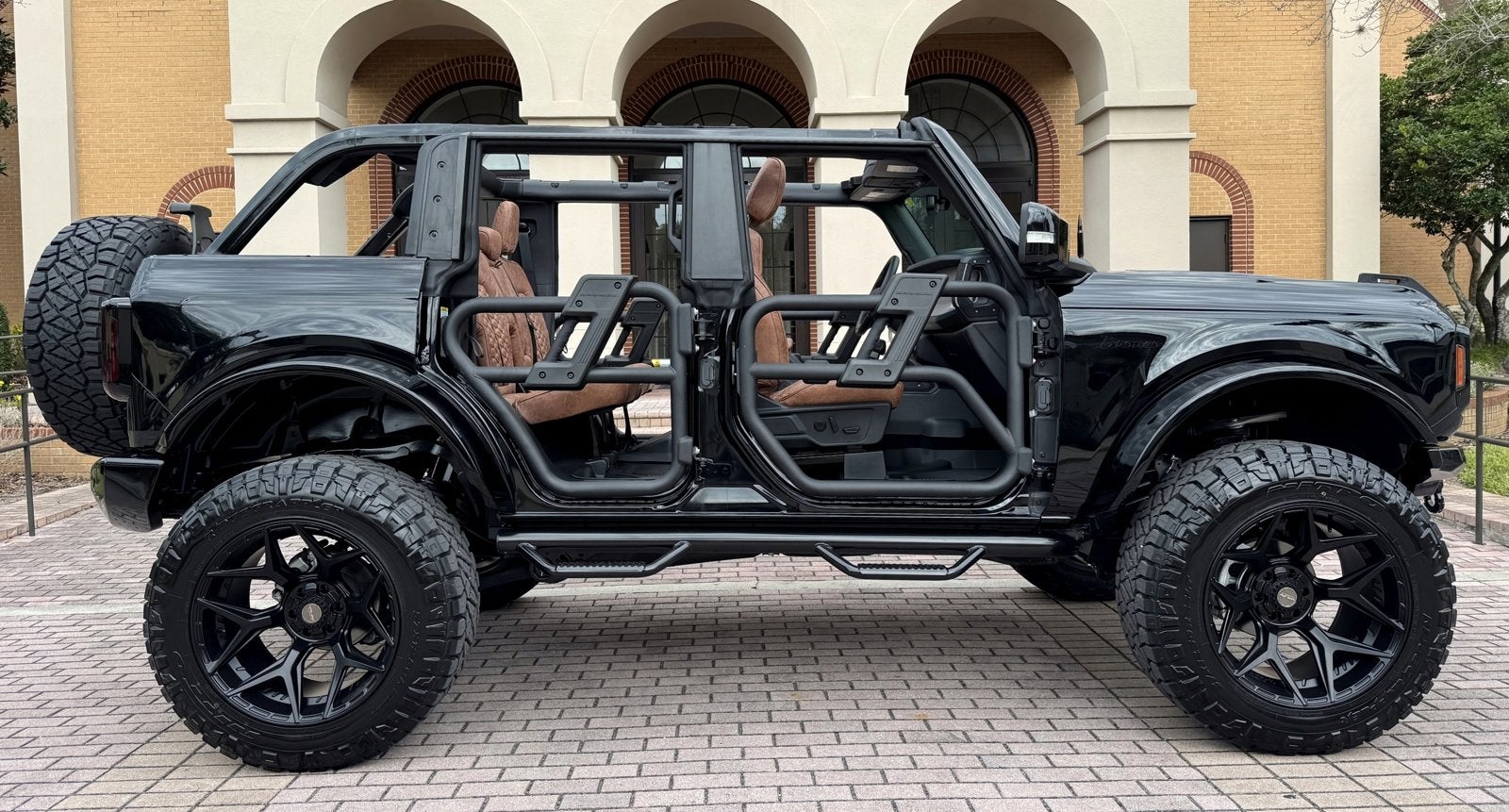 2024 Ford Bronco Outer Banks V6 Luxury Package Custom Lifted
