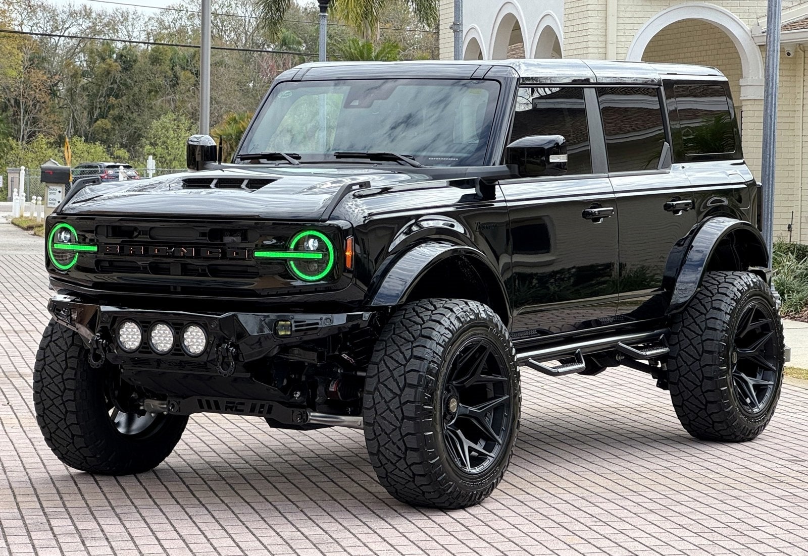 2024 Ford Bronco Outer Banks V6 Luxury Package Custom Lifted