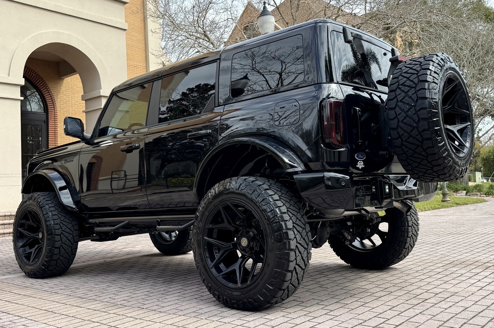 2024 Ford Bronco Outer Banks V6 Luxury Package Custom Lifted