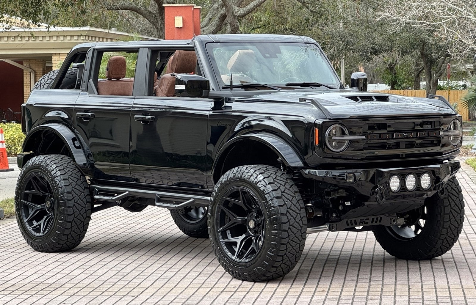 2024 Ford Bronco Outer Banks V6 Luxury Package Custom Lifted