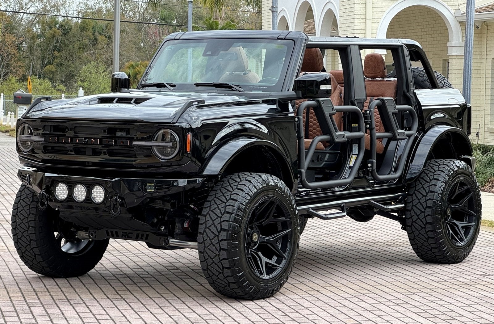2024 Ford Bronco Outer Banks V6 Luxury Package Custom Lifted