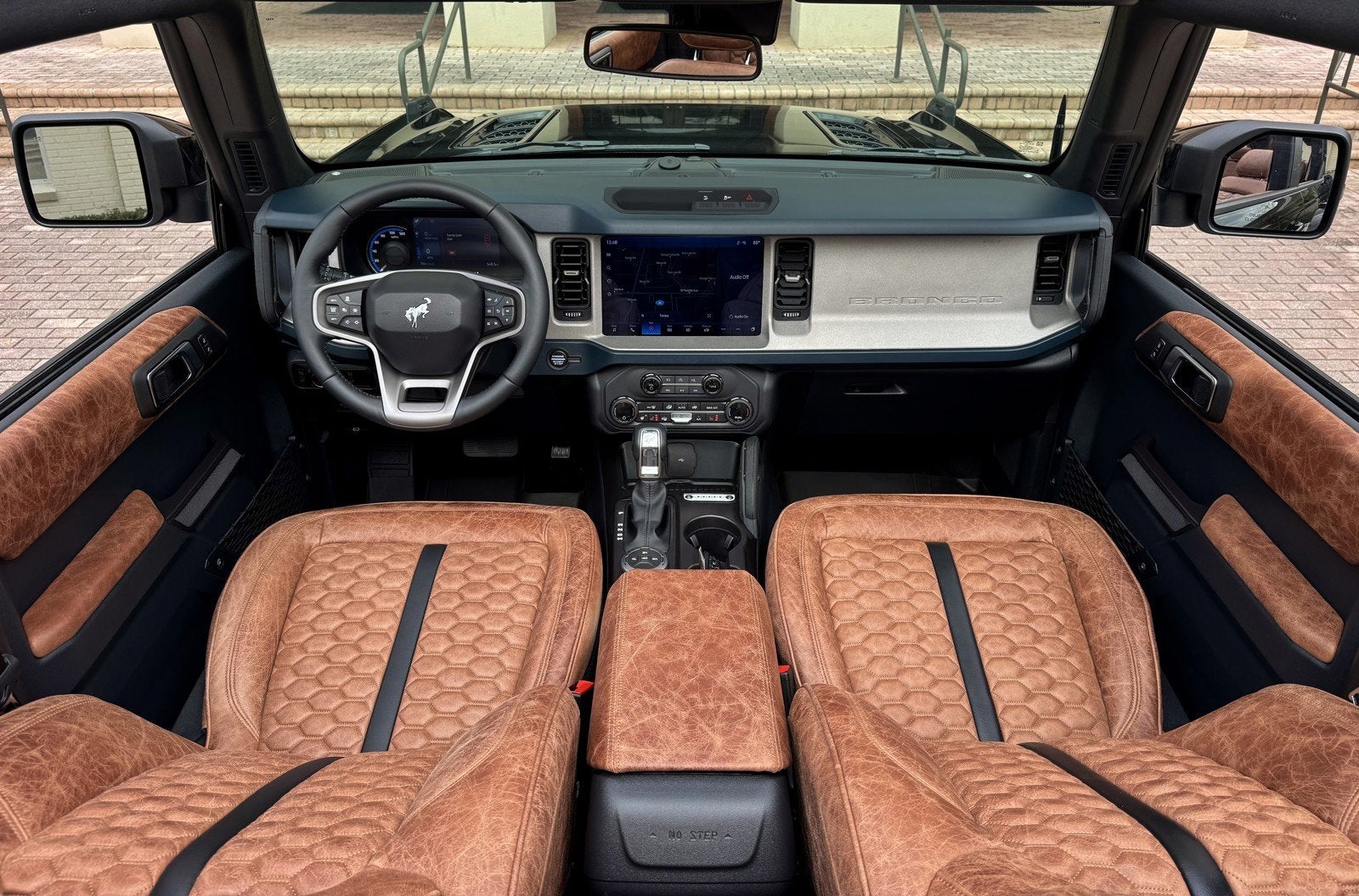 2024 Ford Bronco Outer Banks V6 Luxury Package Custom Lifted