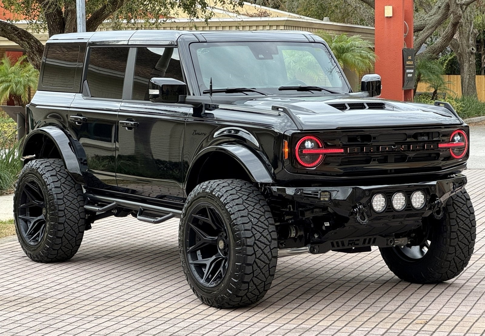 2024 Ford Bronco Outer Banks V6 Luxury Package Custom Lifted