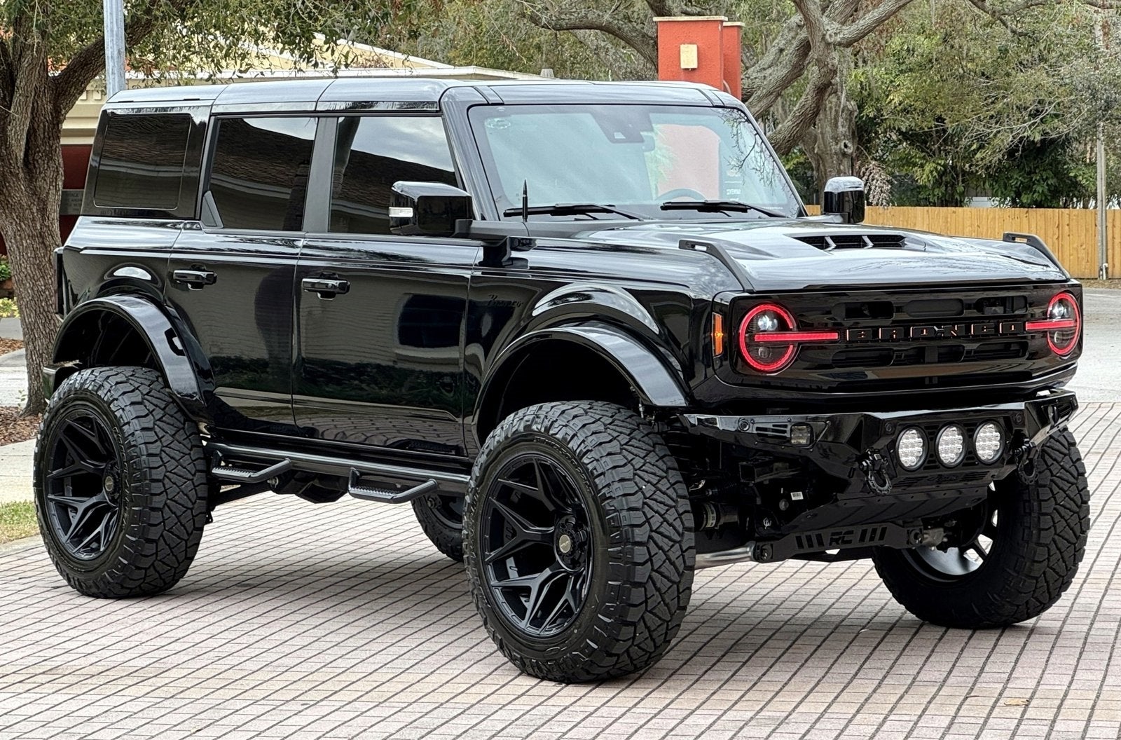 2024 Ford Bronco Outer Banks V6 Luxury Package Custom Lifted