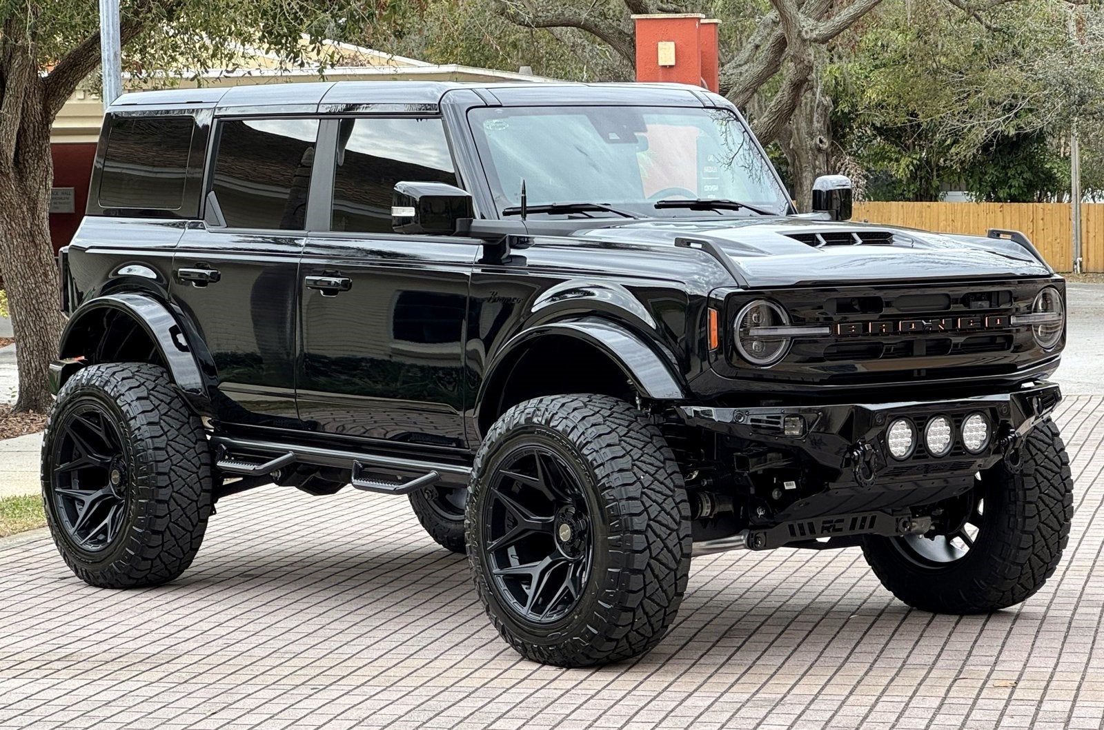 2024 Ford Bronco Outer Banks V6 Luxury Package Custom Lifted