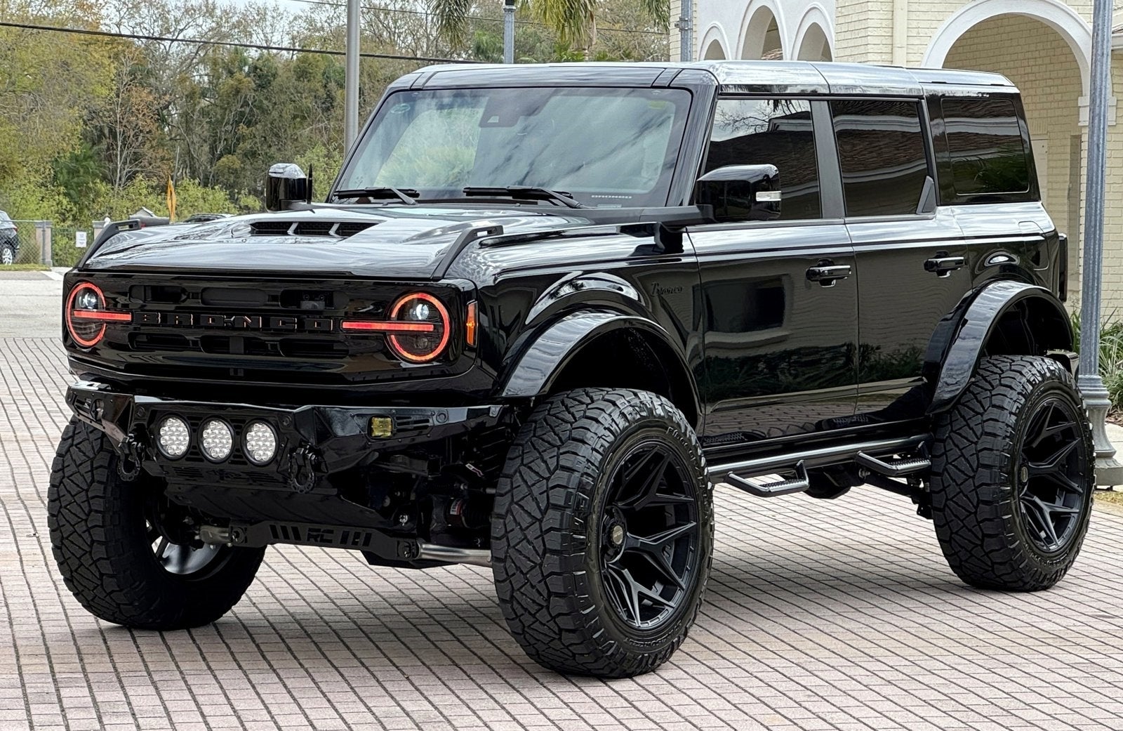 2024 Ford Bronco Outer Banks V6 Luxury Package Custom Lifted