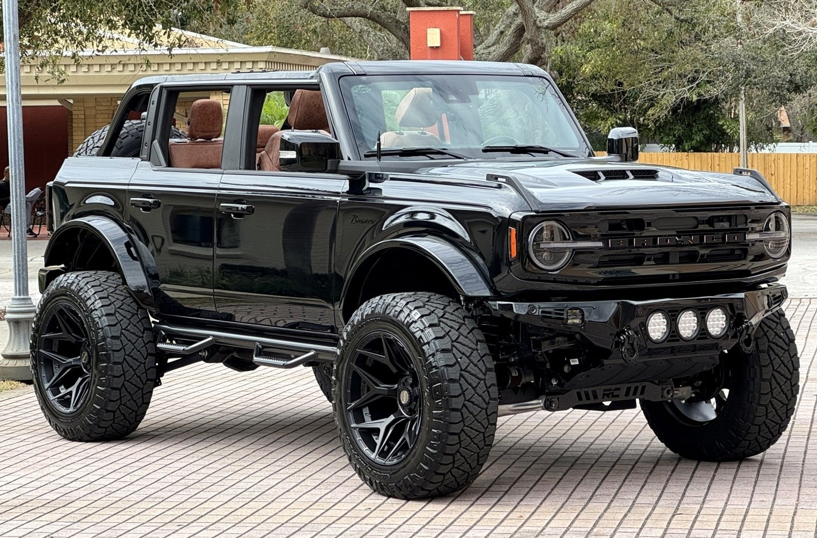 2024 Ford Bronco Outer Banks V6 Luxury Package Custom Lifted