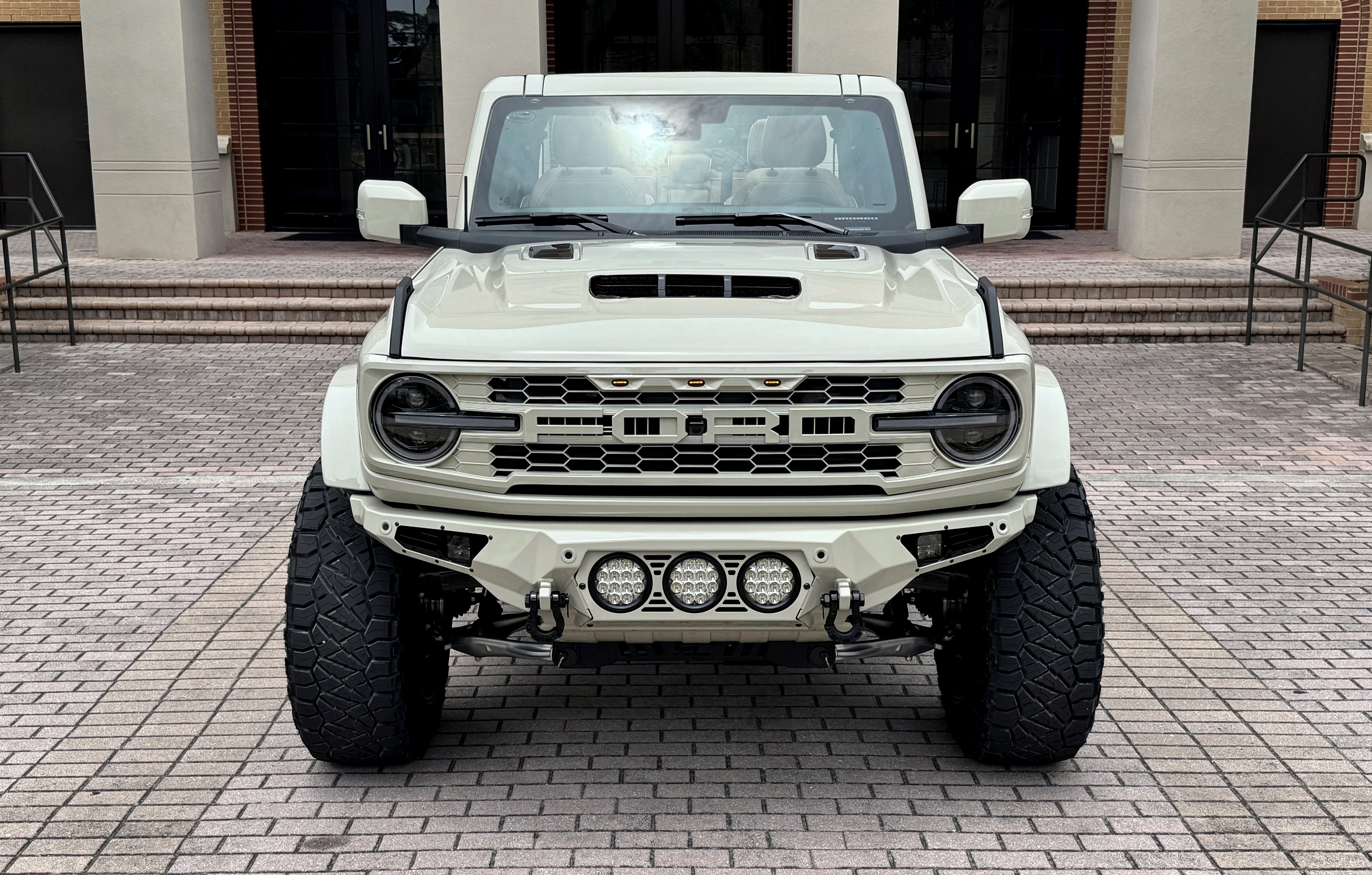 2025 Ford Bronco Outer Banks V6 Luxury Package Hard Top Custom Lifted