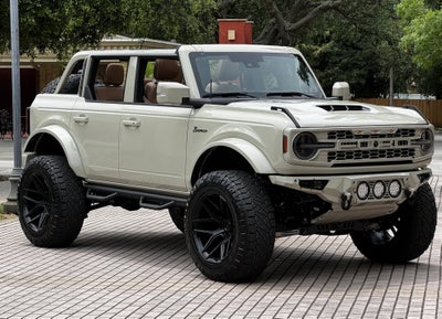 2025 Ford Bronco Outer Banks V6 Luxury Package Hard Top Custom Lifted