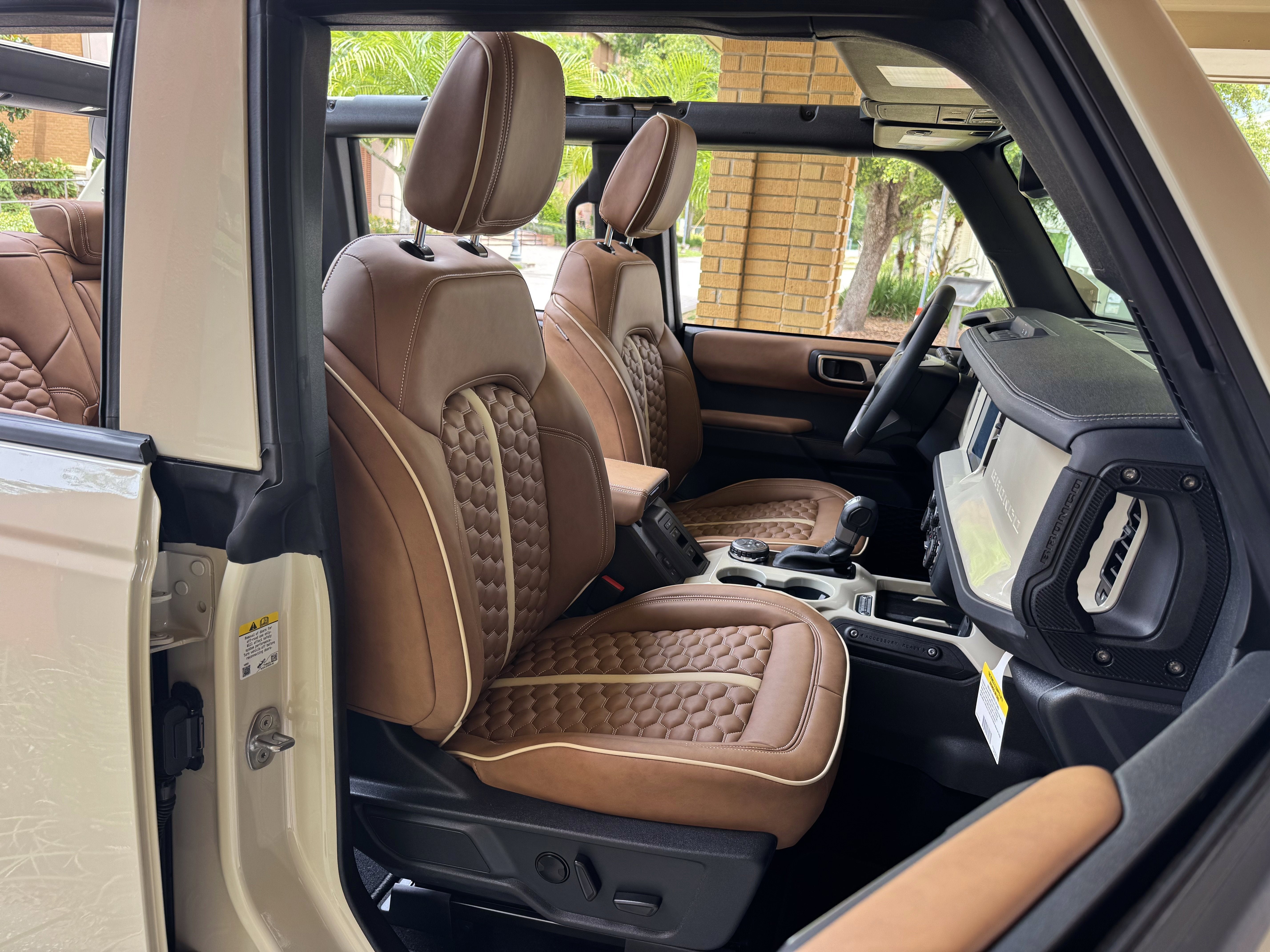 2025 Ford Bronco Outer Banks V6 Luxury Package Hard Top Custom Lifted