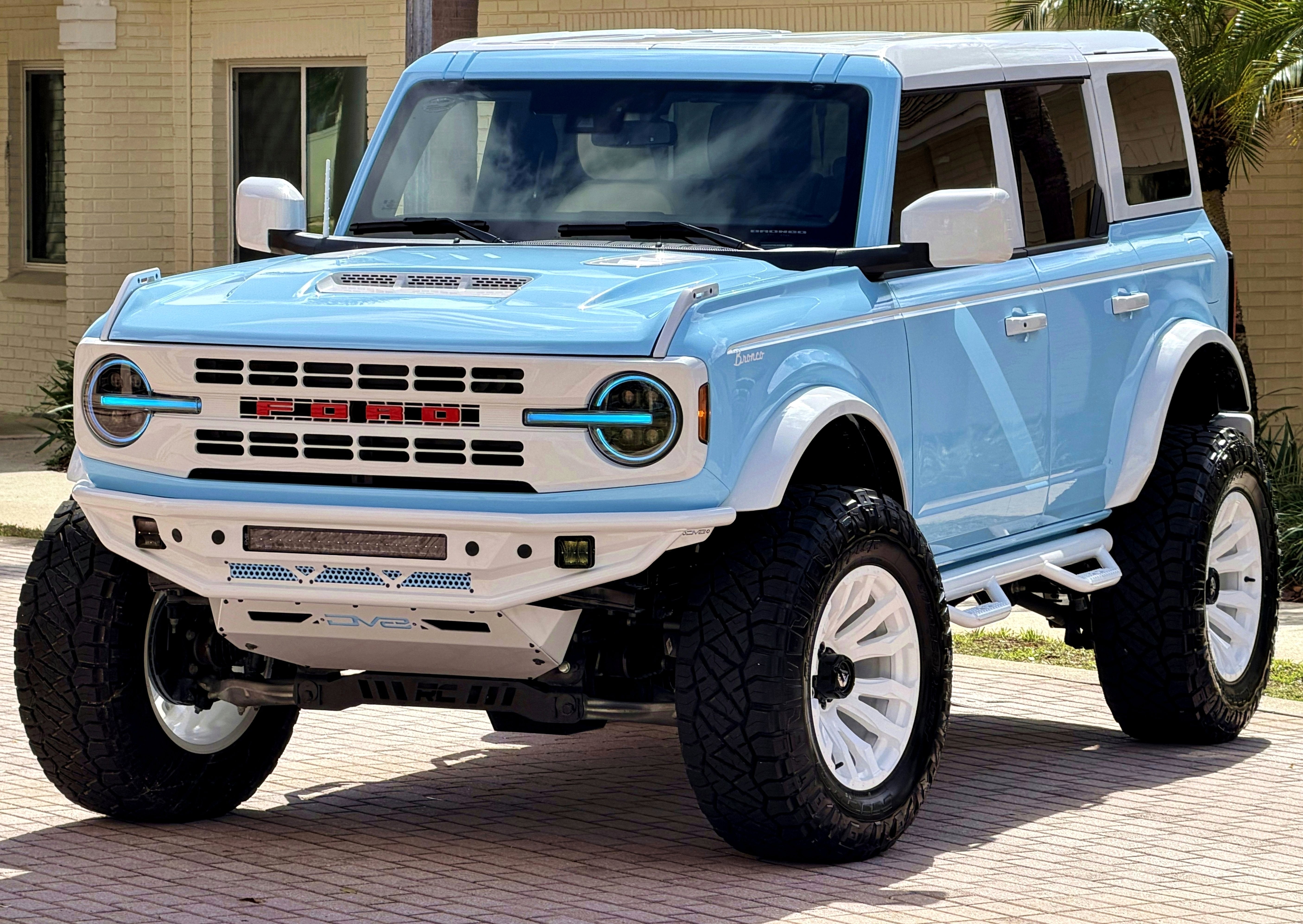 2025 Ford Bronco V6 Retro Outer Banks Custom Wind Blue Outer Banks