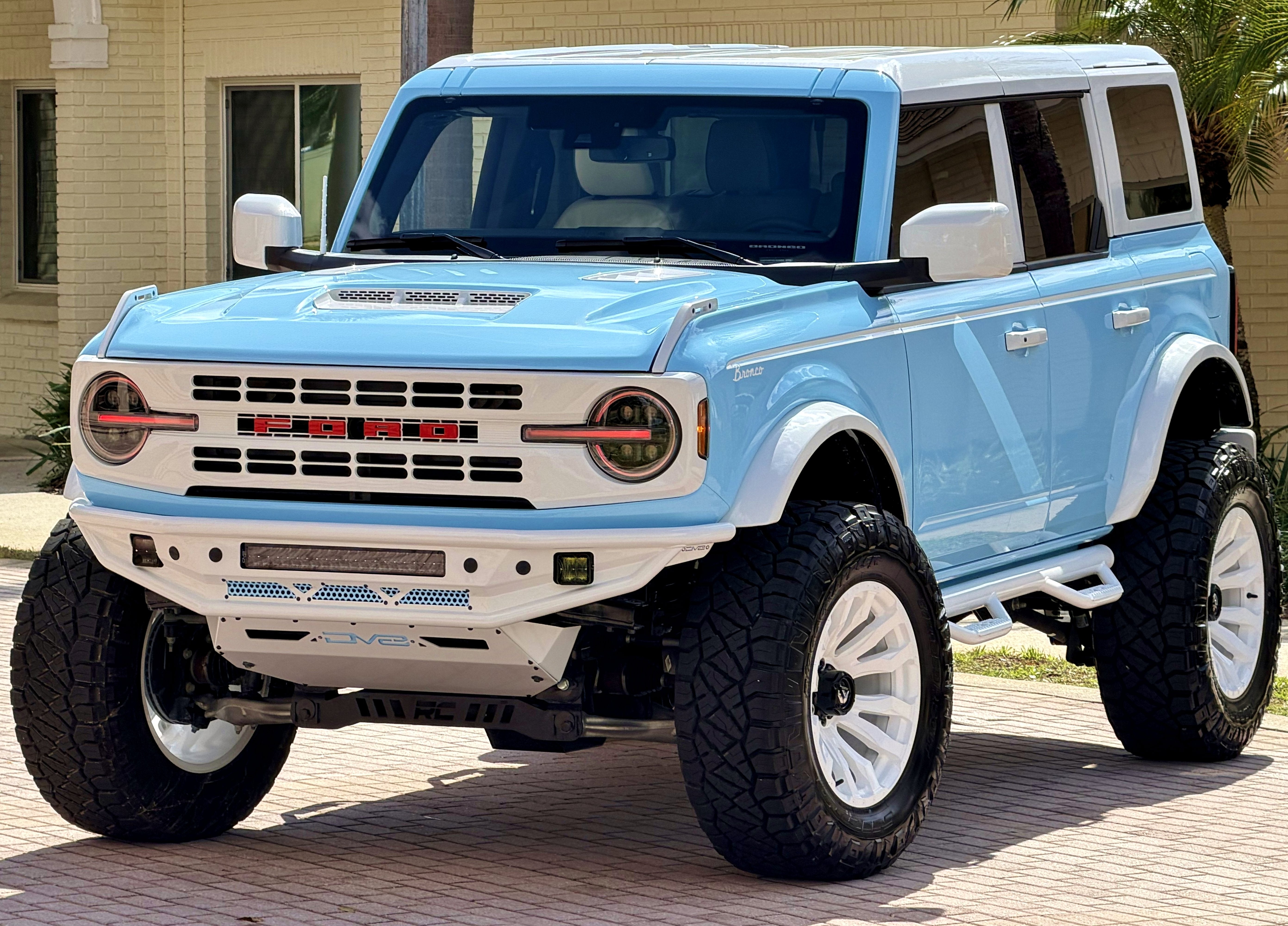 2025 Ford Bronco V6 Retro Outer Banks Custom Wind Blue Outer Banks
