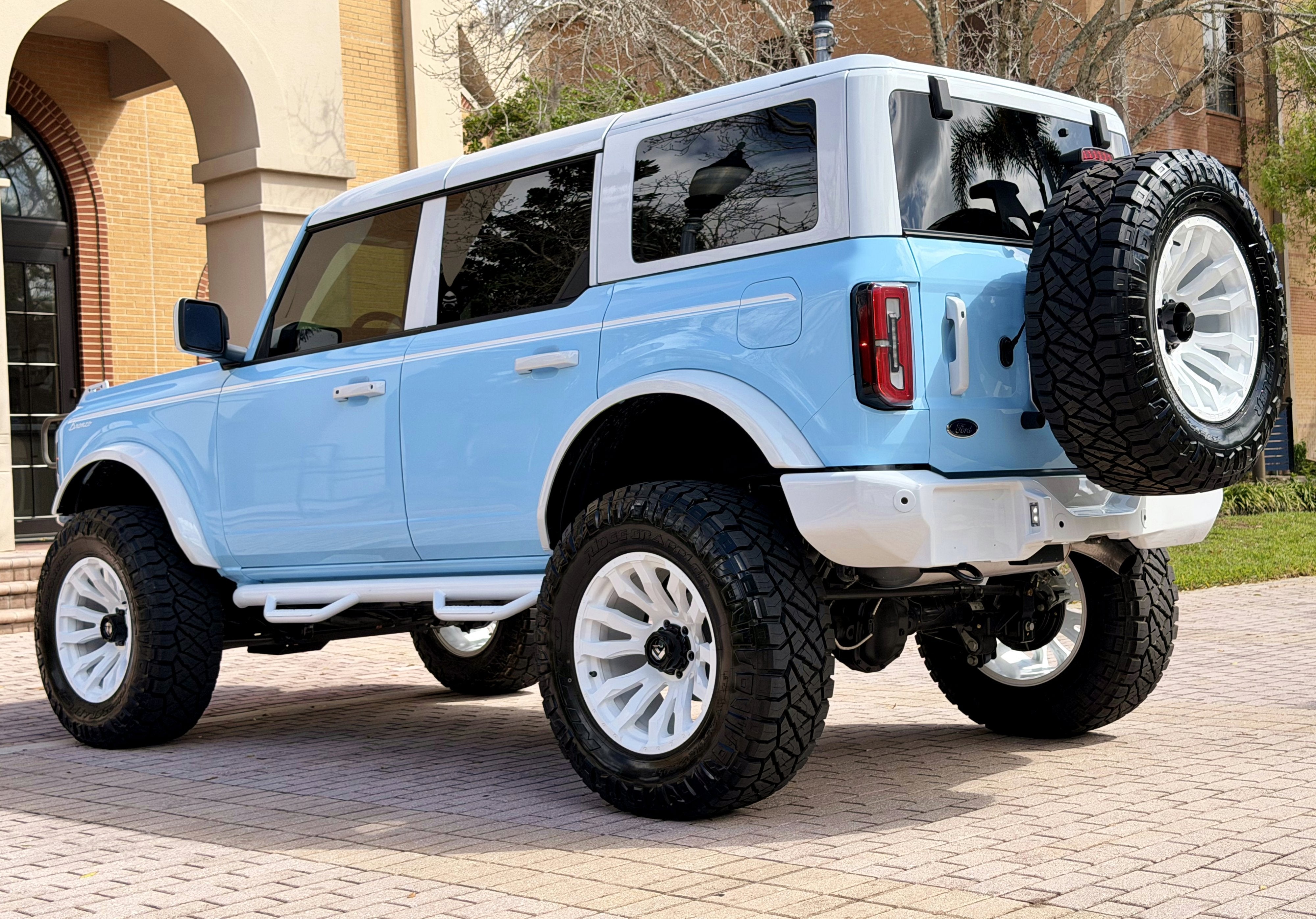 2025 Ford Bronco V6 Retro Outer Banks Custom Wind Blue Outer Banks