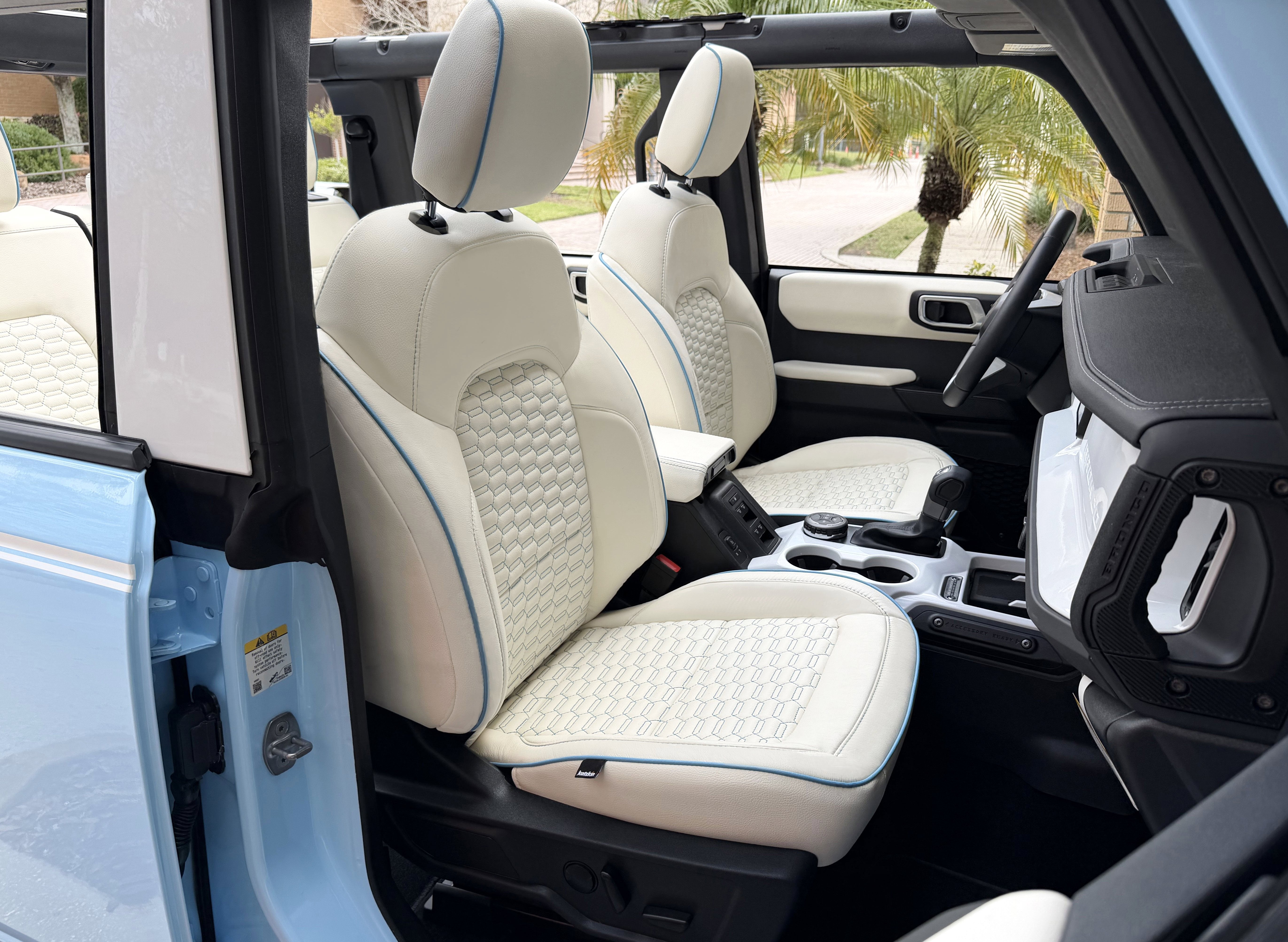 2025 Ford Bronco V6 Retro Outer Banks Custom Wind Blue Outer Banks