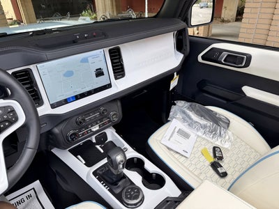 2025 Ford Bronco V6 Retro Outer Banks Custom Wind Blue Outer Banks