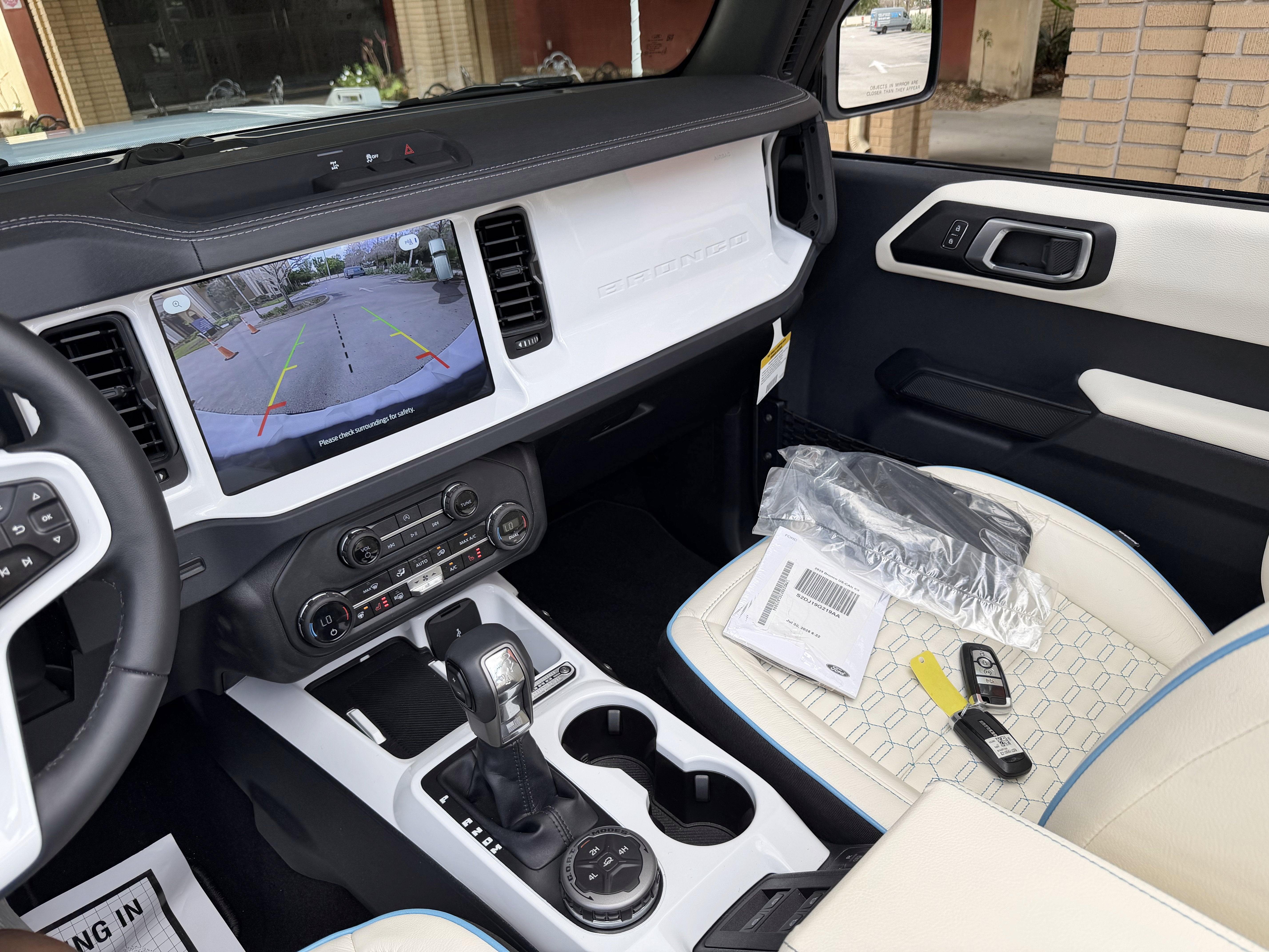 2025 Ford Bronco V6 Retro Outer Banks Custom Wind Blue Outer Banks