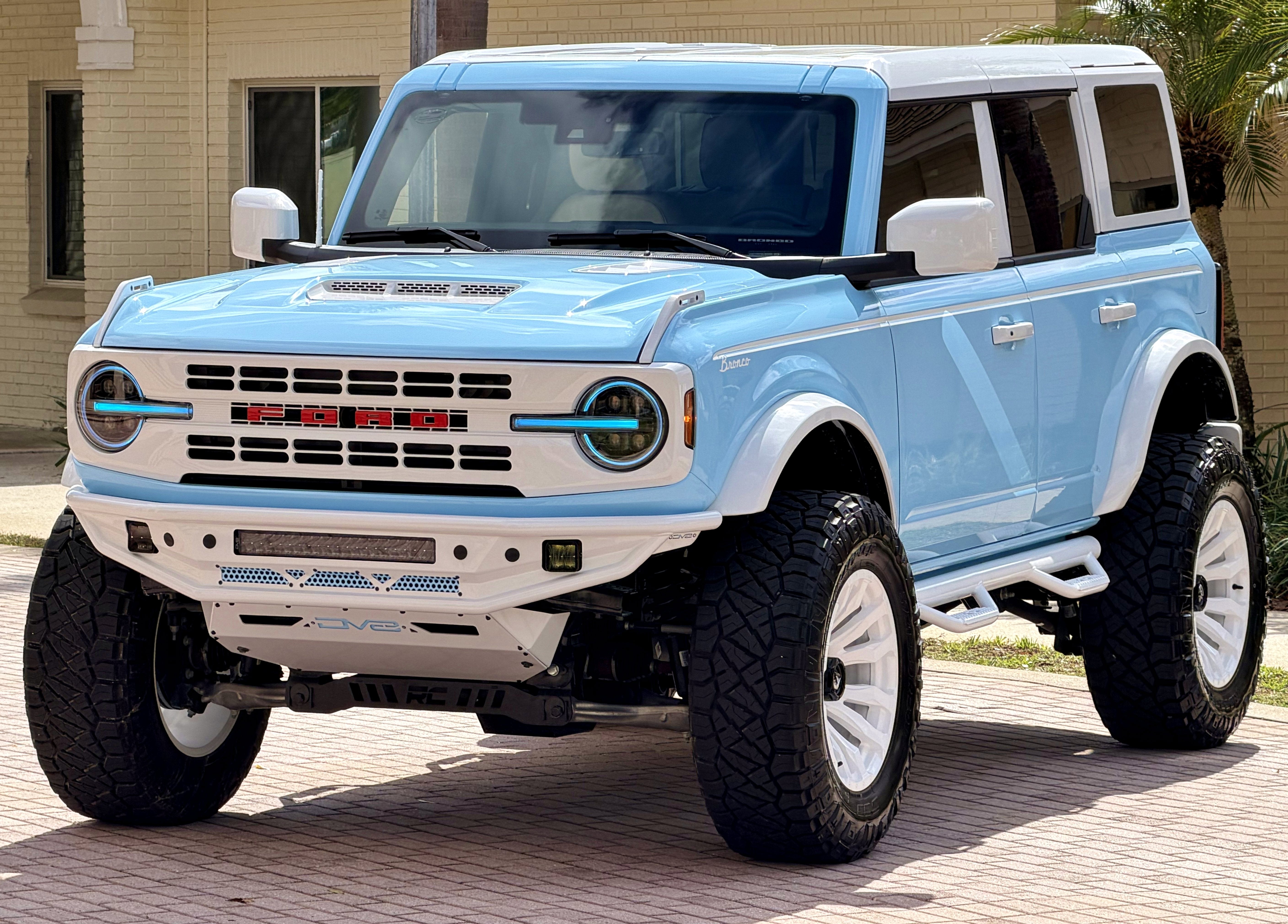 2025 Ford Bronco V6 Retro Outer Banks Custom Wind Blue Outer Banks