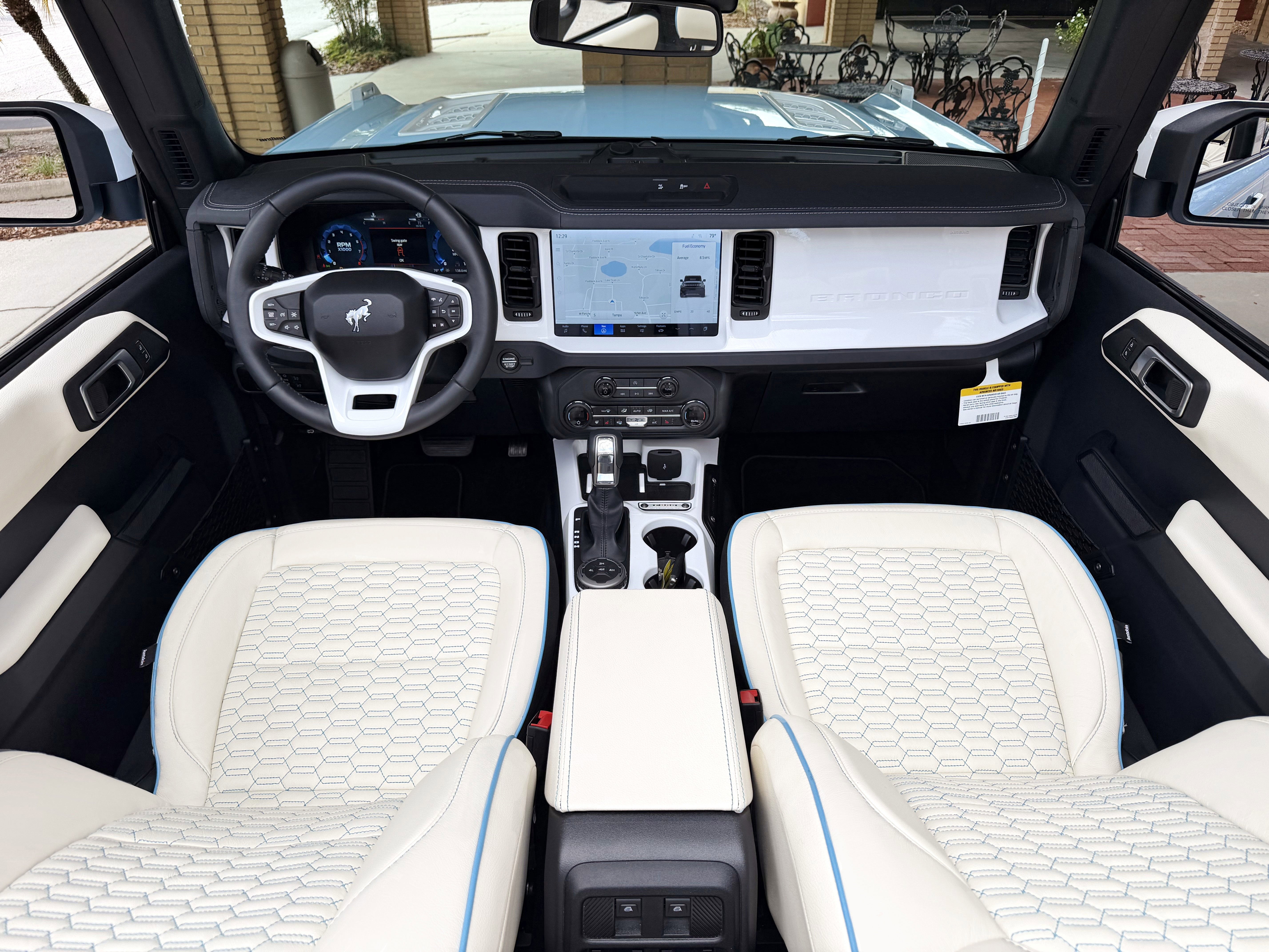 2025 Ford Bronco V6 Retro Outer Banks Custom Wind Blue Outer Banks