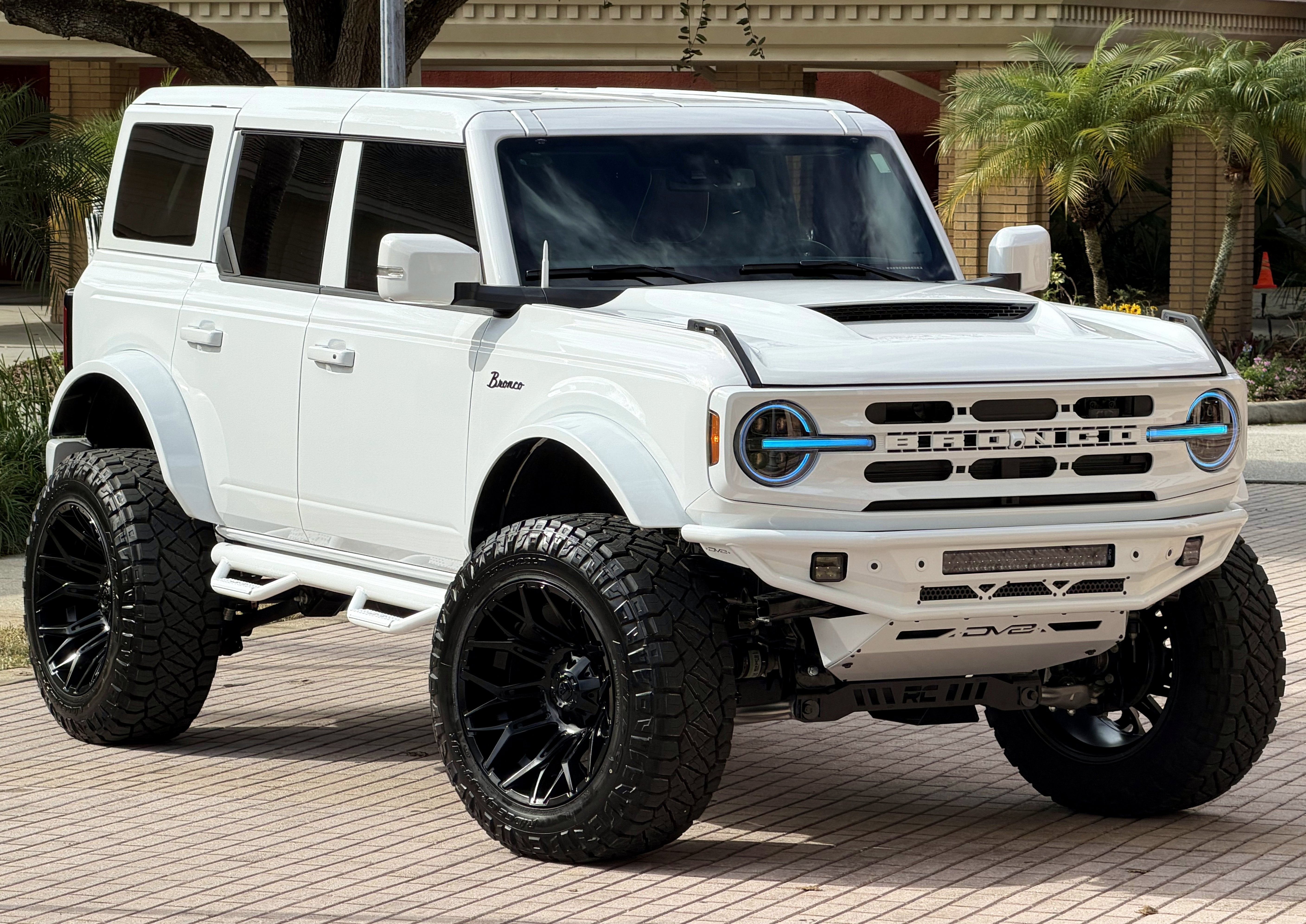2025 Ford Bronco Outer Banks V6 Luxury Package Hard Top Custom Lifted