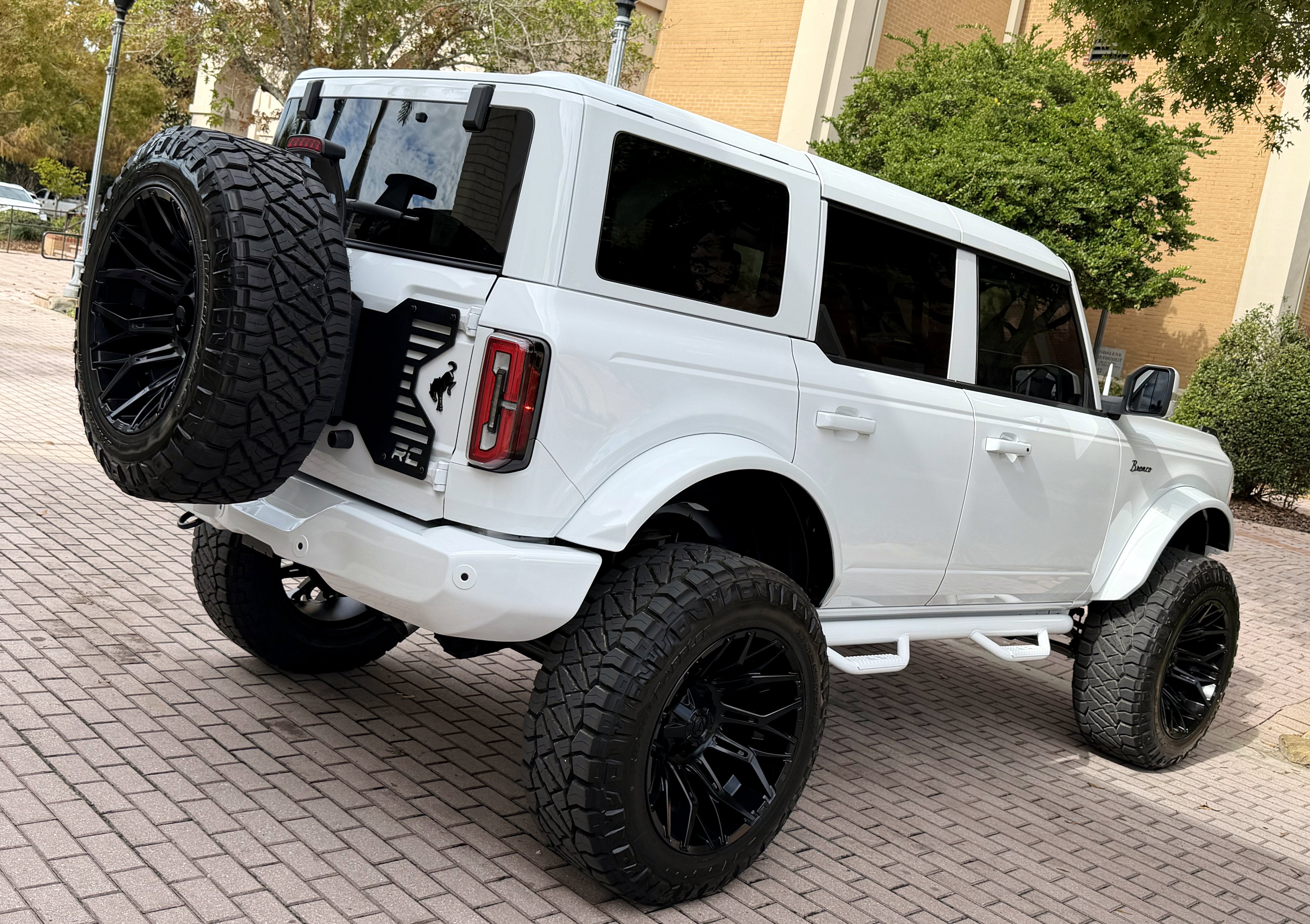 2025 Ford Bronco Outer Banks V6 Luxury Package Hard Top Custom Lifted