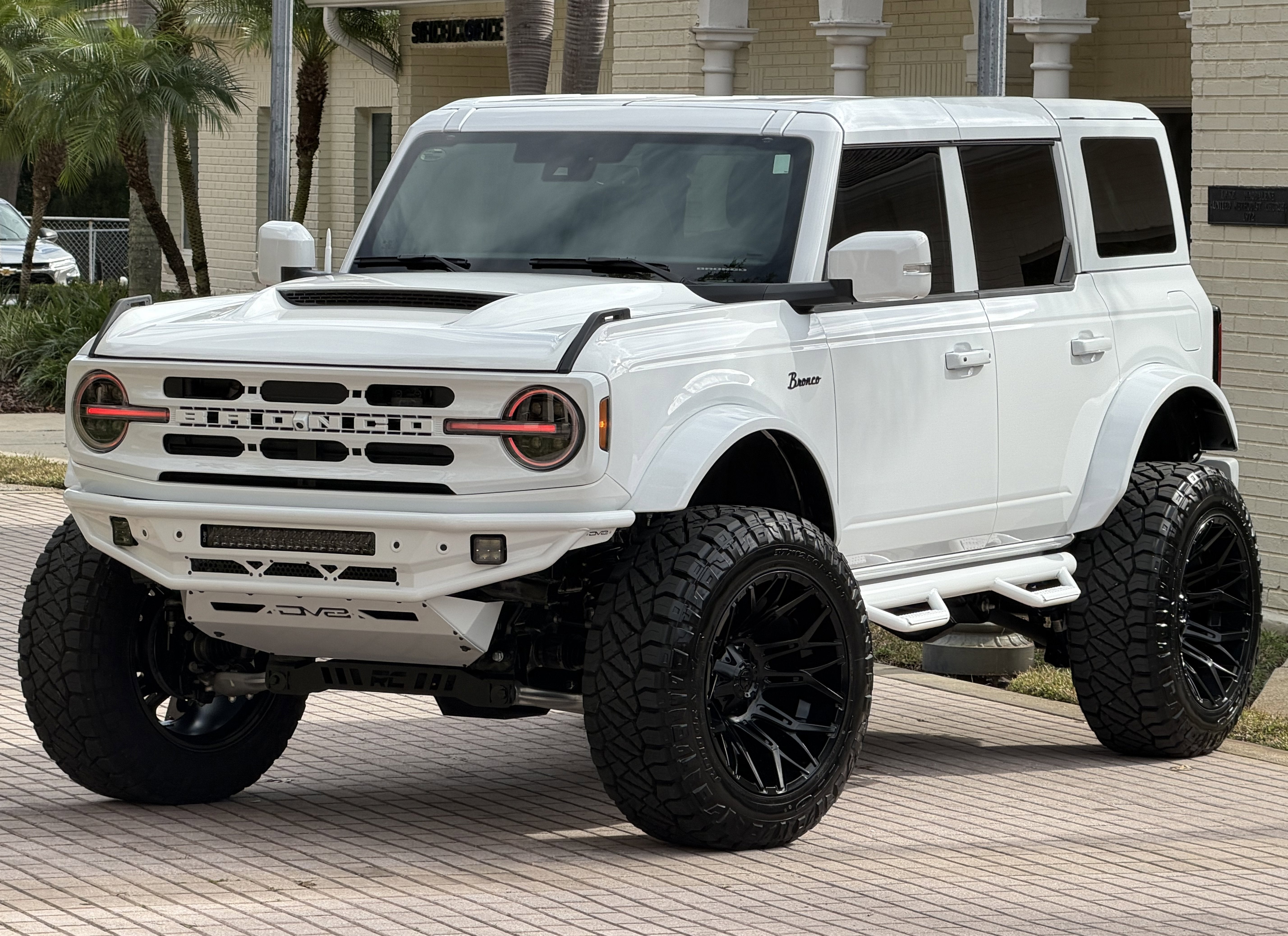 2025 Ford Bronco Outer Banks V6 Luxury Package Hard Top Custom Lifted