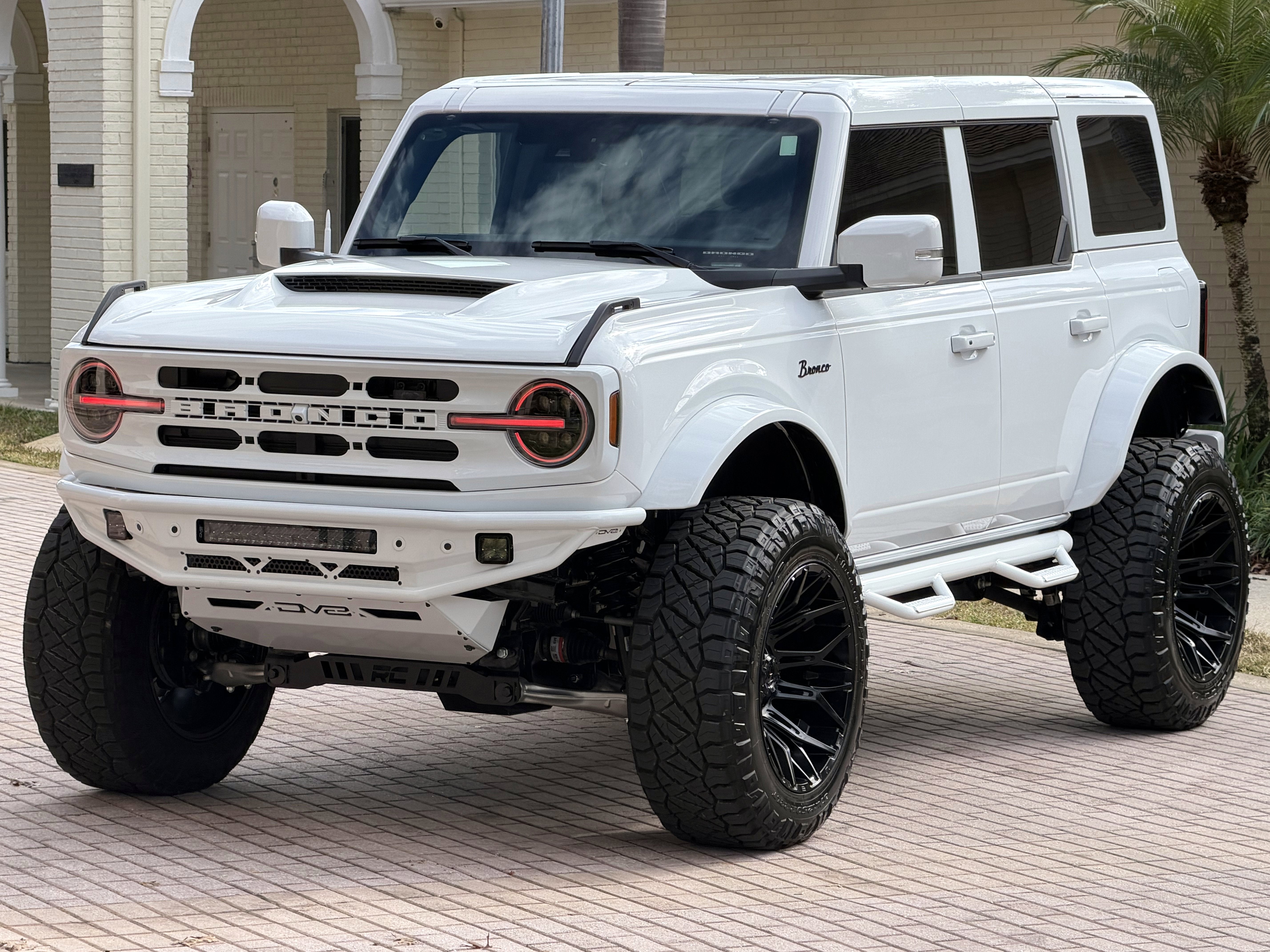 2025 Ford Bronco Outer Banks V6 Luxury Package Hard Top Custom Lifted