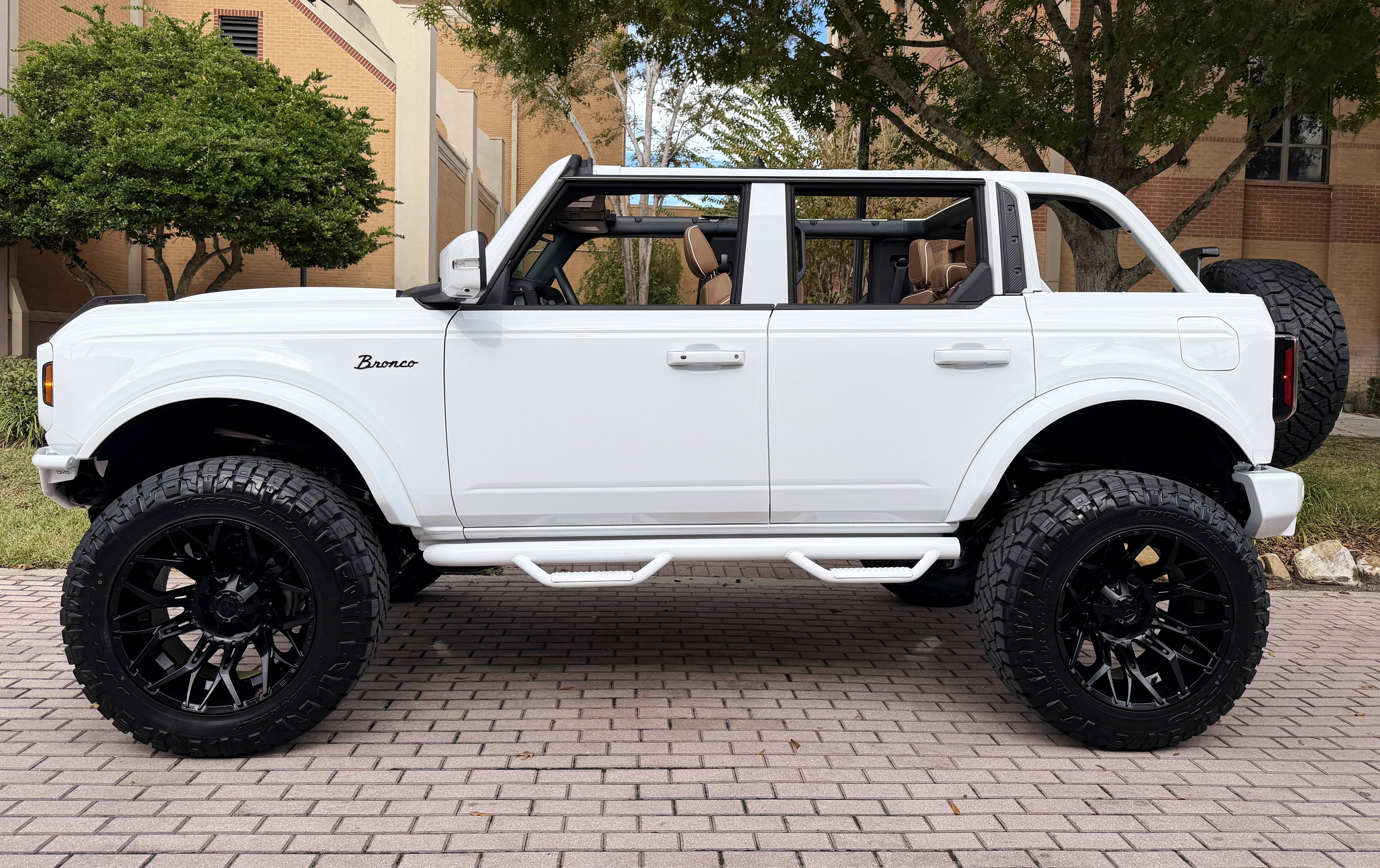 2025 Ford Bronco Outer Banks V6 Luxury Package Hard Top Custom Lifted