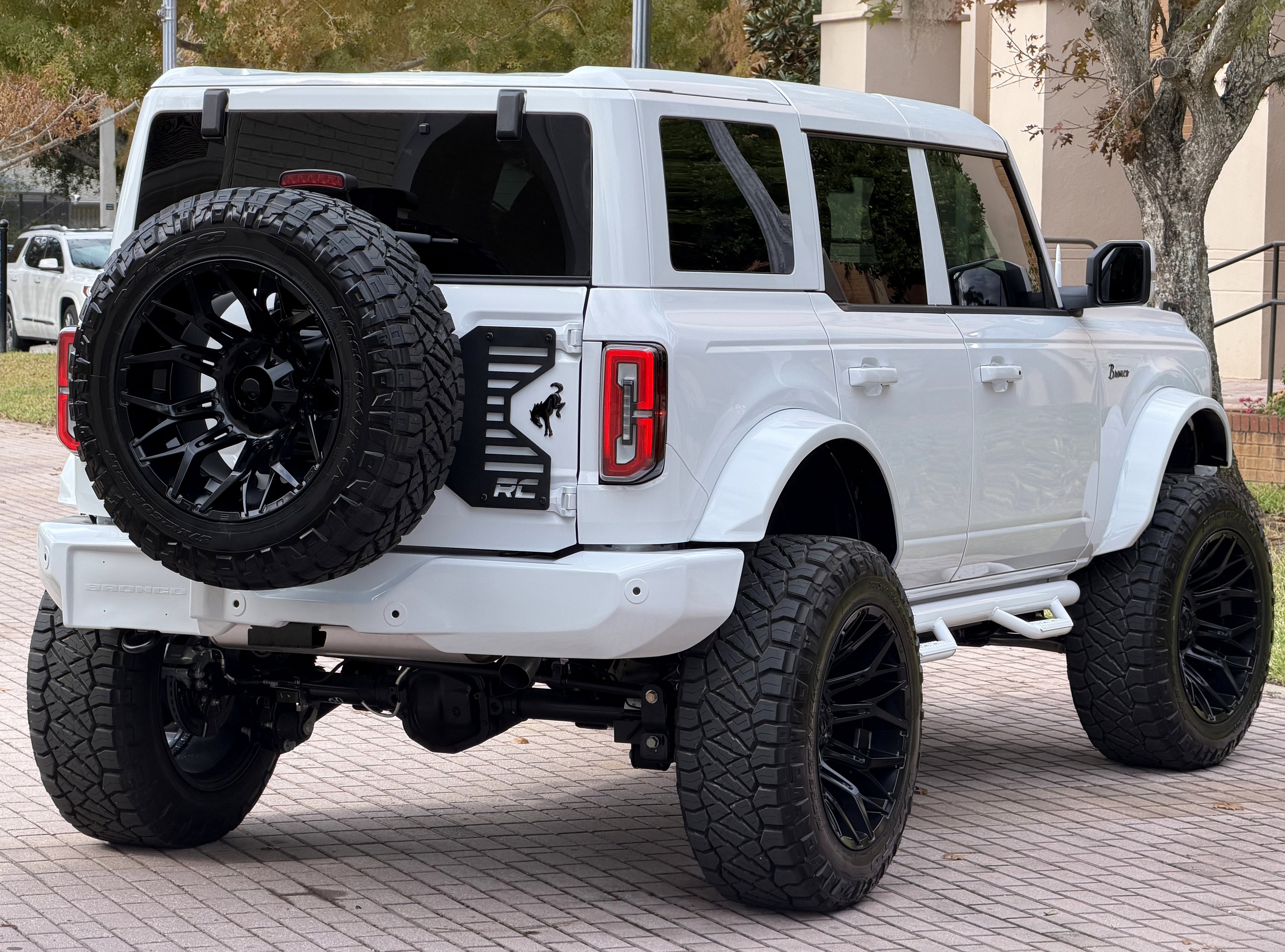 2025 Ford Bronco Outer Banks V6 Luxury Package Hard Top Custom Lifted