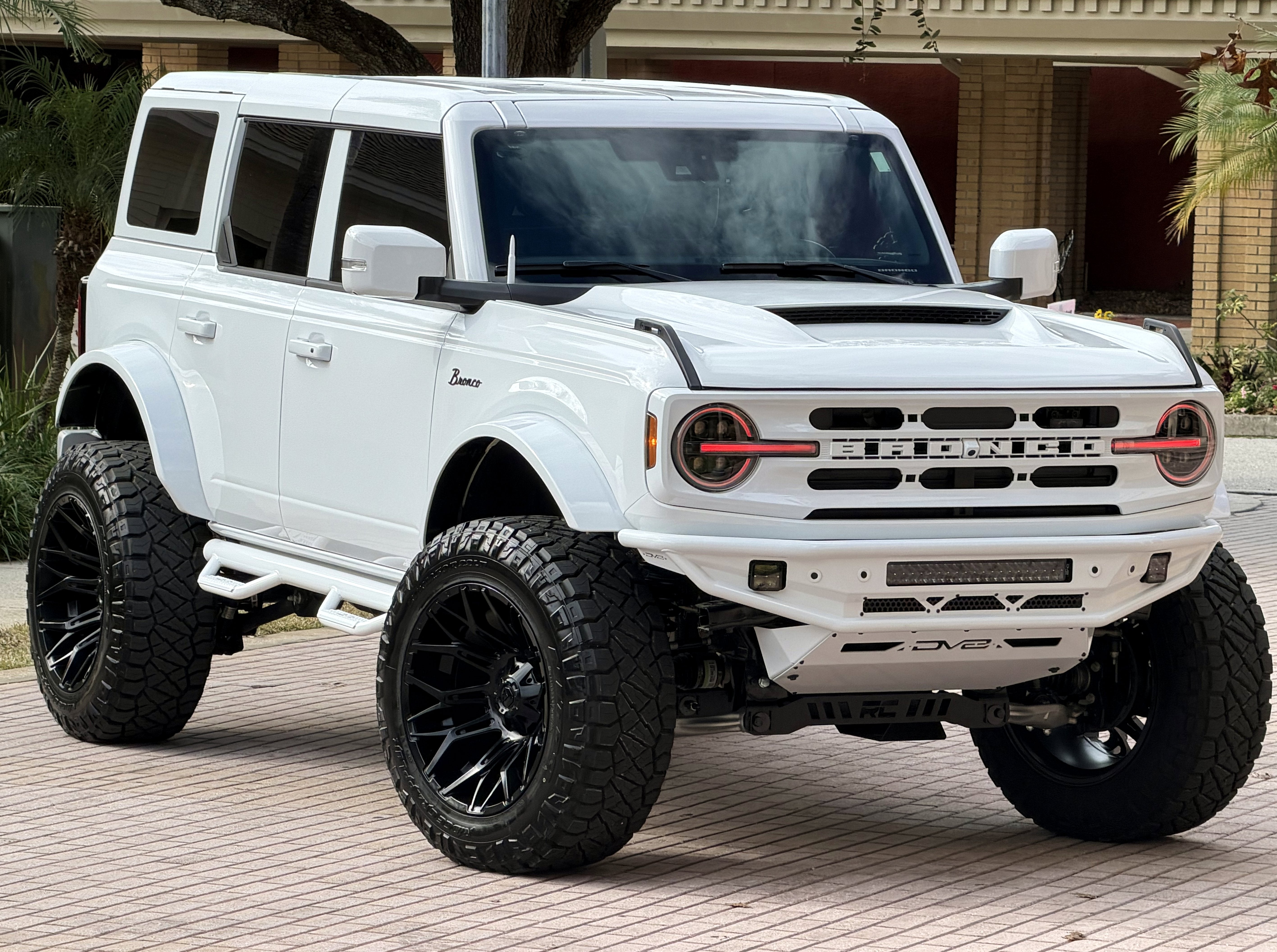 2025 Ford Bronco Outer Banks V6 Luxury Package Hard Top Custom Lifted