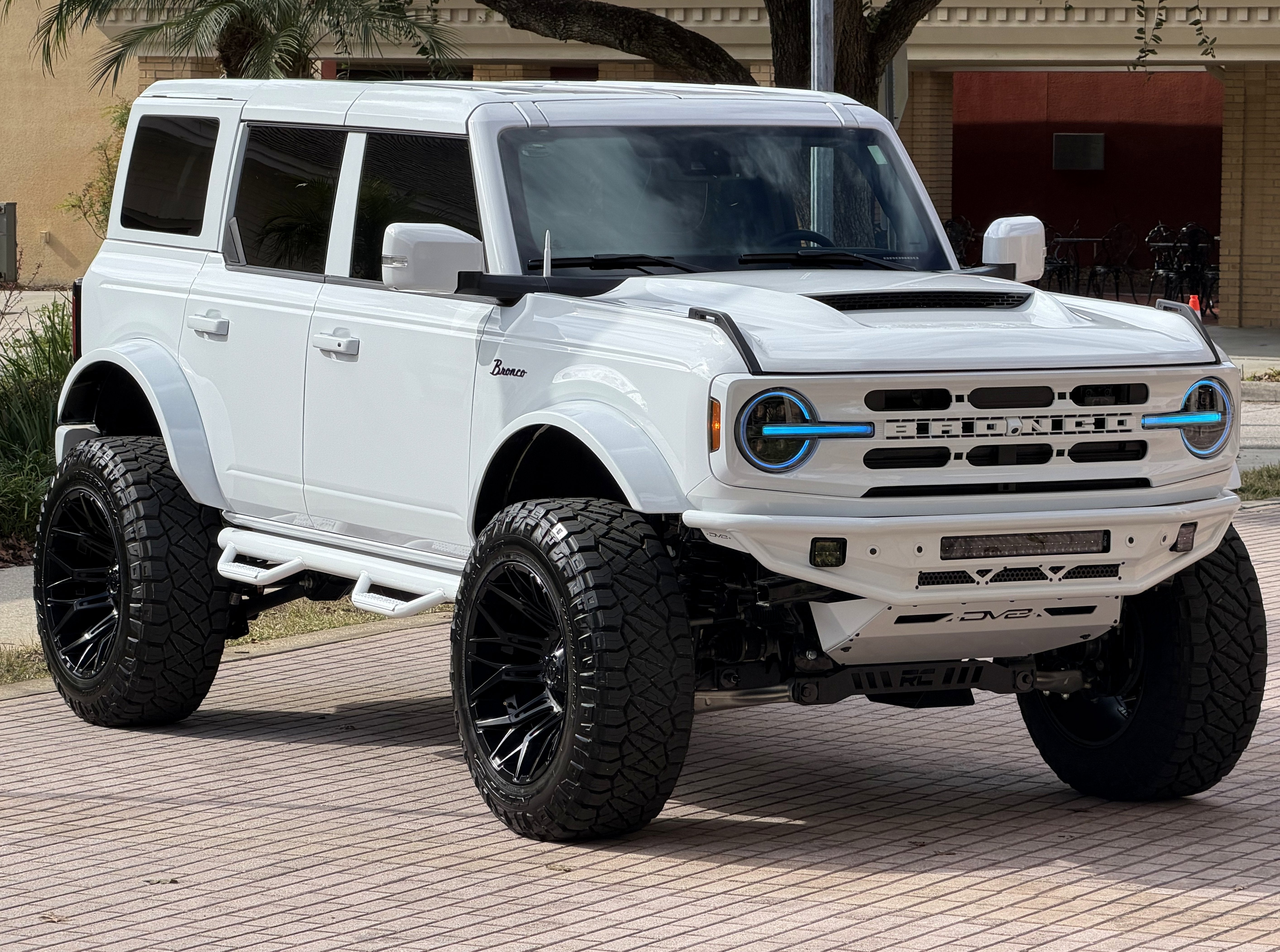 2025 Ford Bronco Outer Banks V6 Luxury Package Hard Top Custom Lifted