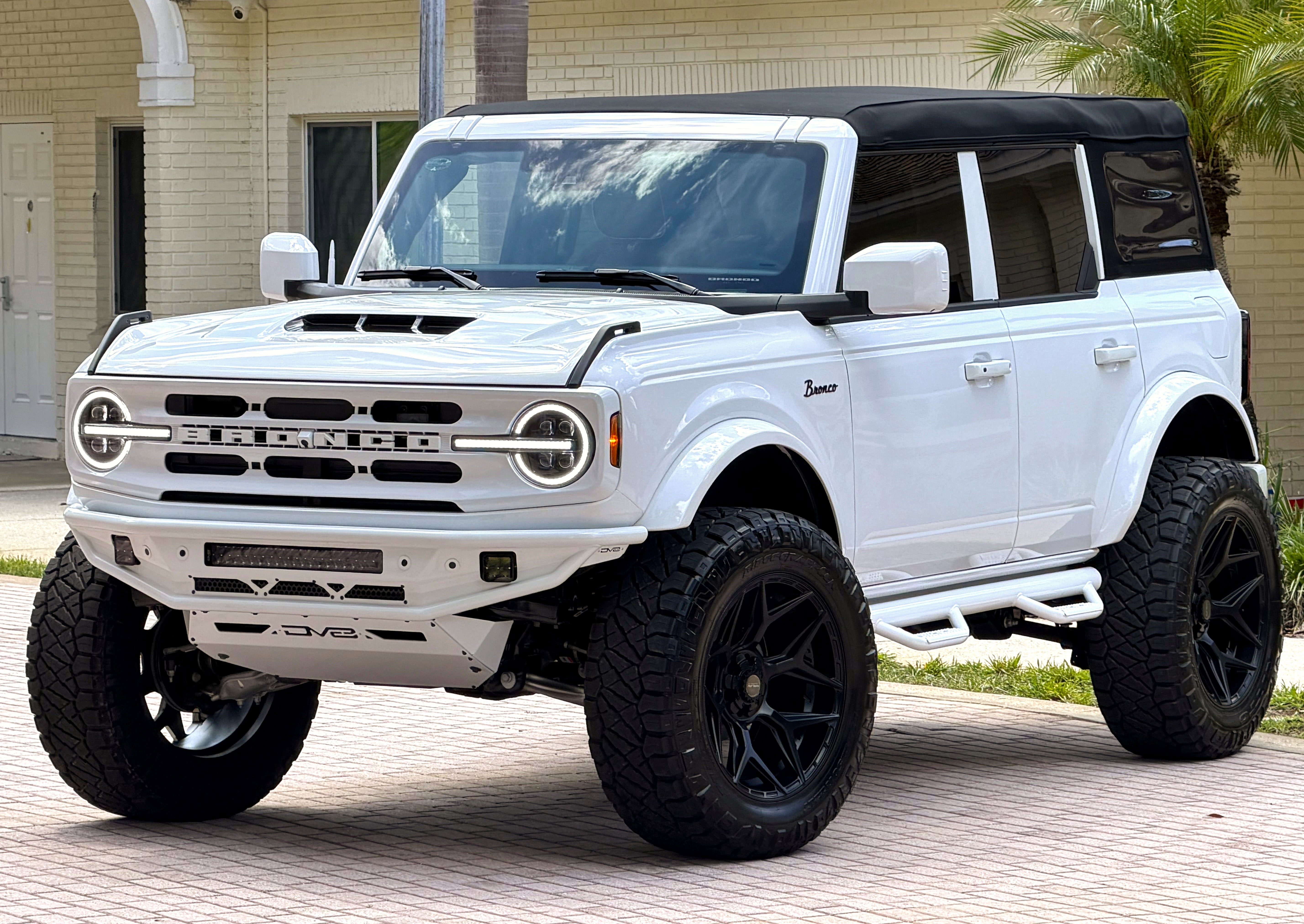2026 Ford Bronco Outer Banks V6 Luxury Package Hard Top Custom Lifted