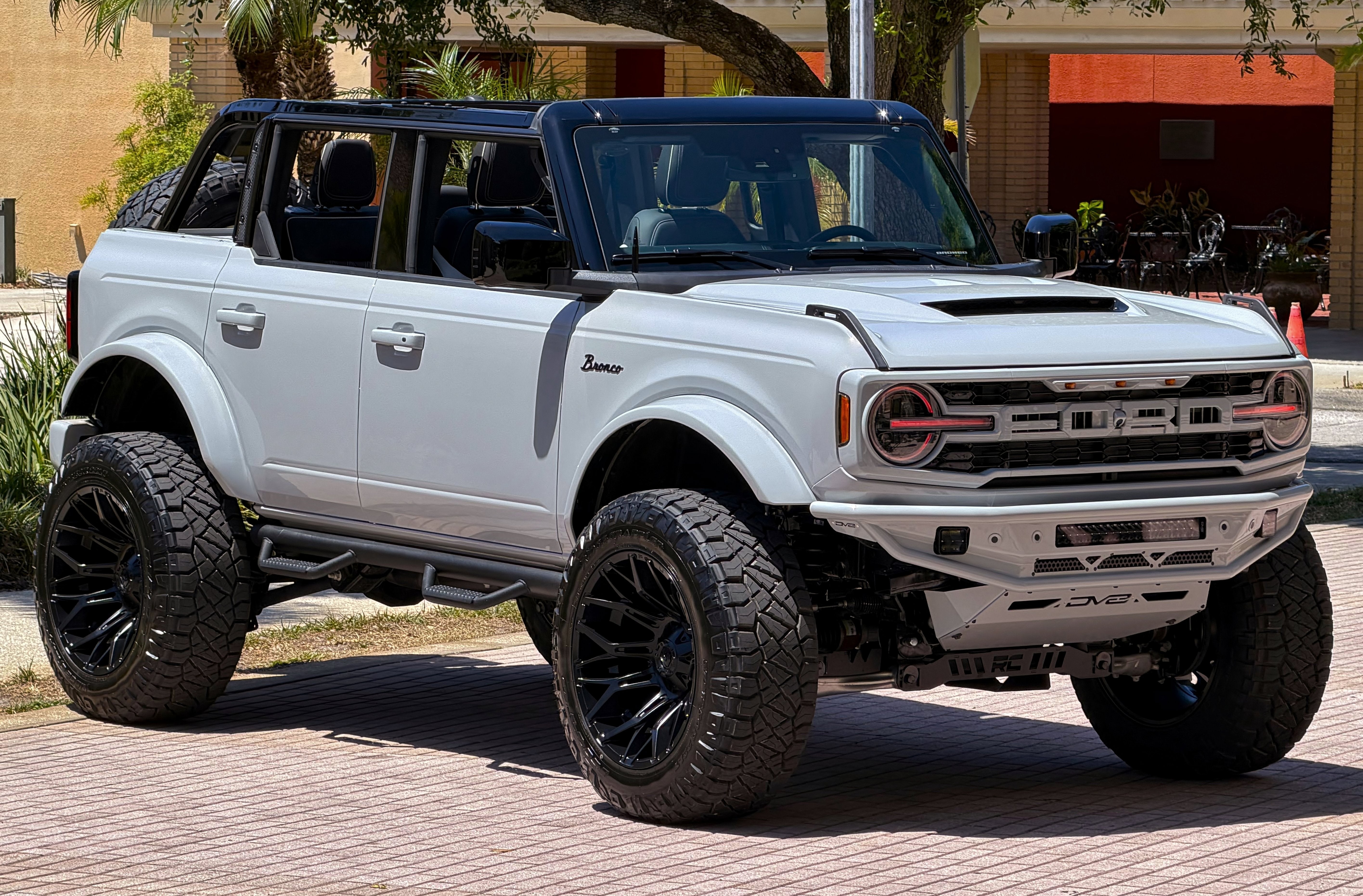 2026 Ford Bronco Outer Banks V6 Black Appearance Package Luxury Package