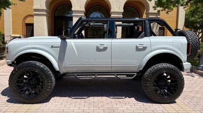 2026 Ford Bronco Outer Banks V6 Black Appearance Package Luxury Package