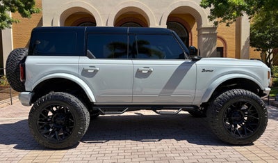 2026 Ford Bronco Outer Banks V6 Black Appearance Package Luxury Package