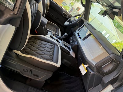 2026 Ford Bronco Outer Banks V6 Black Appearance Package Luxury Package