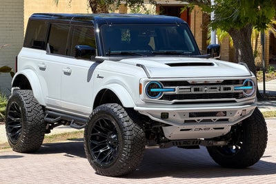 2026 Ford Bronco Outer Banks V6 Black Appearance Package Luxury Package