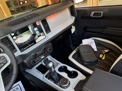 2026 Ford Bronco Outer Banks V6 Black Appearance Package Luxury Package
