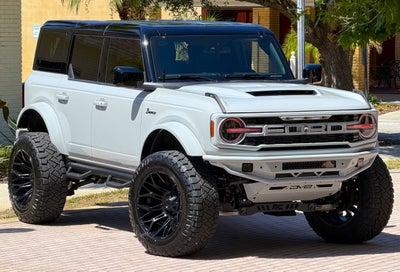 2026 Ford Bronco Outer Banks V6 Black Appearance Package Luxury Package
