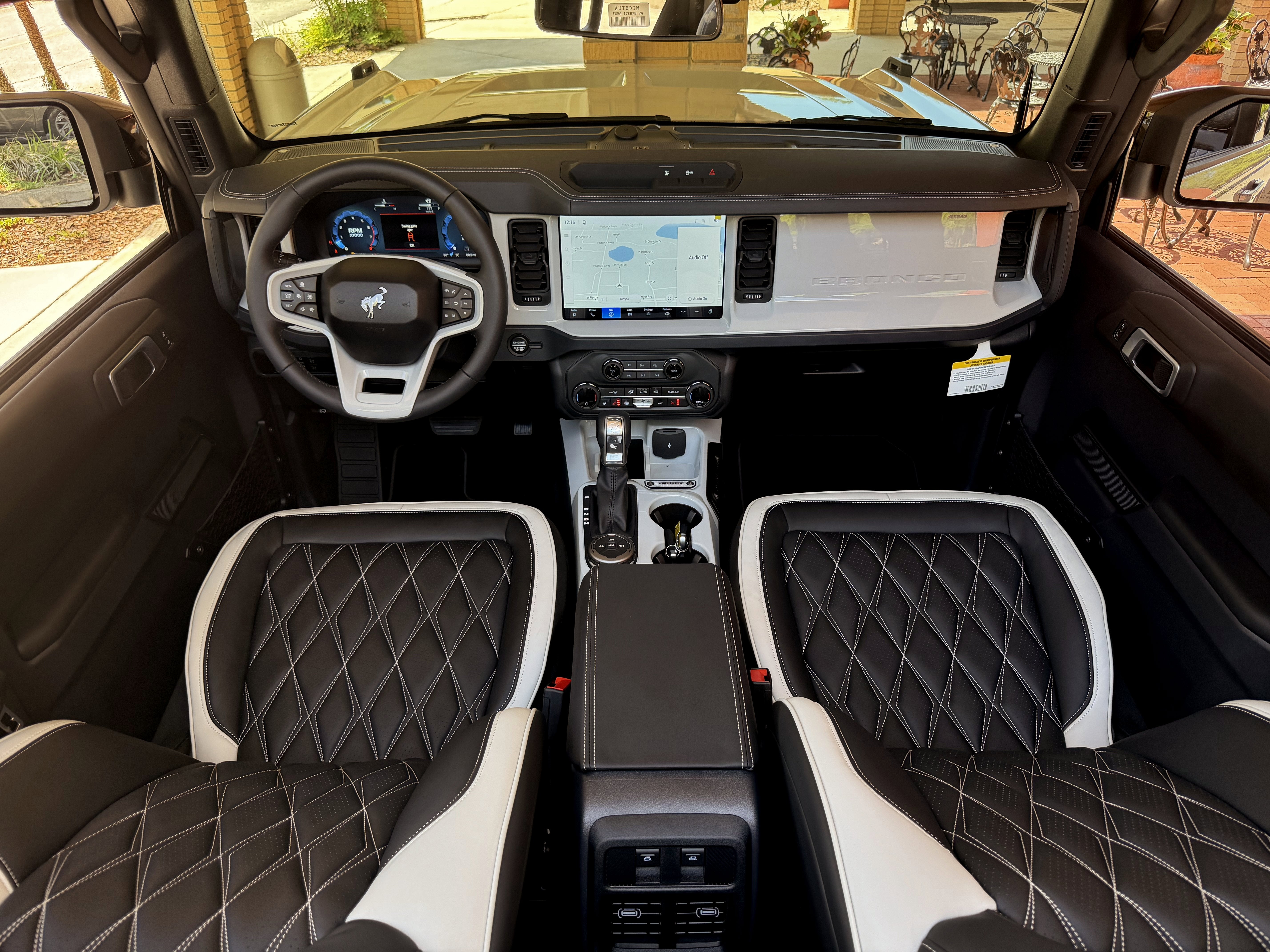 2026 Ford Bronco Outer Banks V6 Black Appearance Package Luxury Package