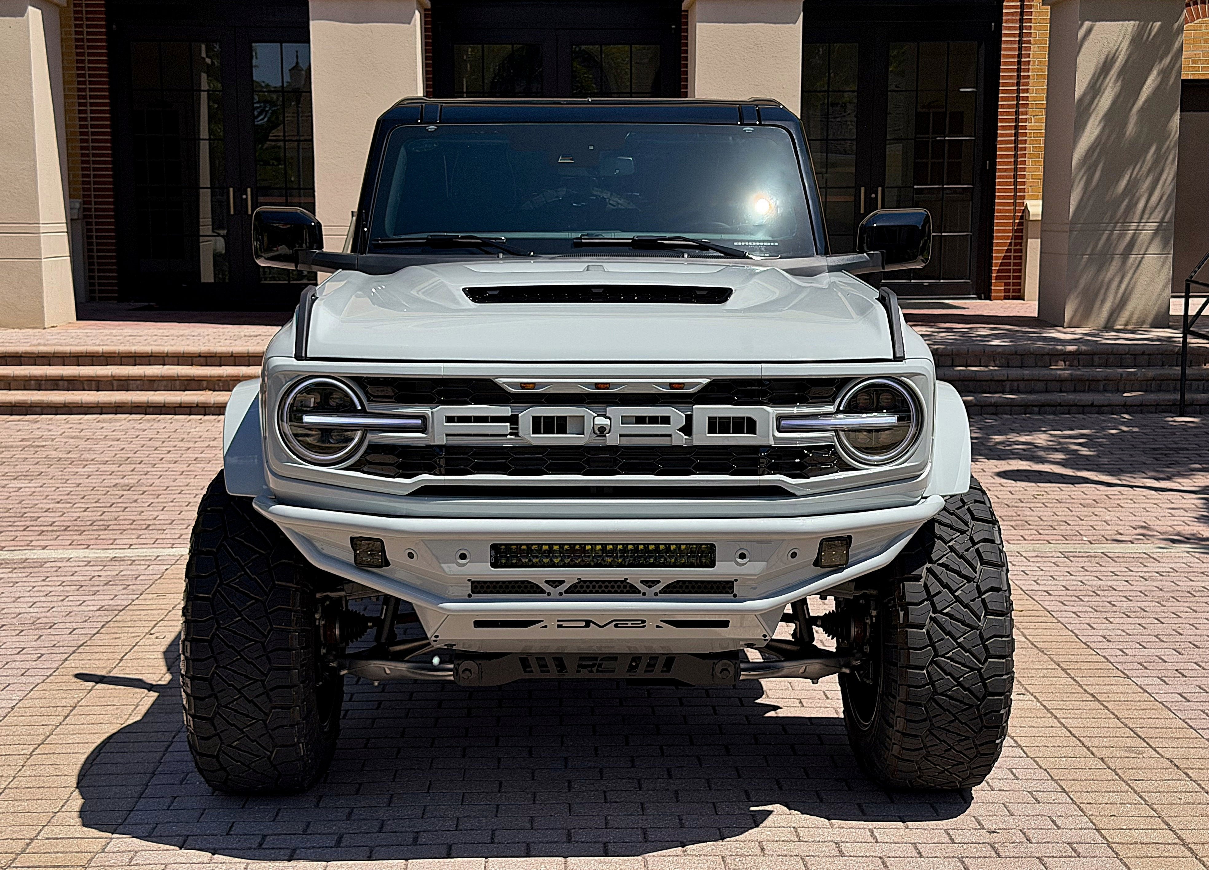 2026 Ford Bronco Outer Banks V6 Black Appearance Package Luxury Package