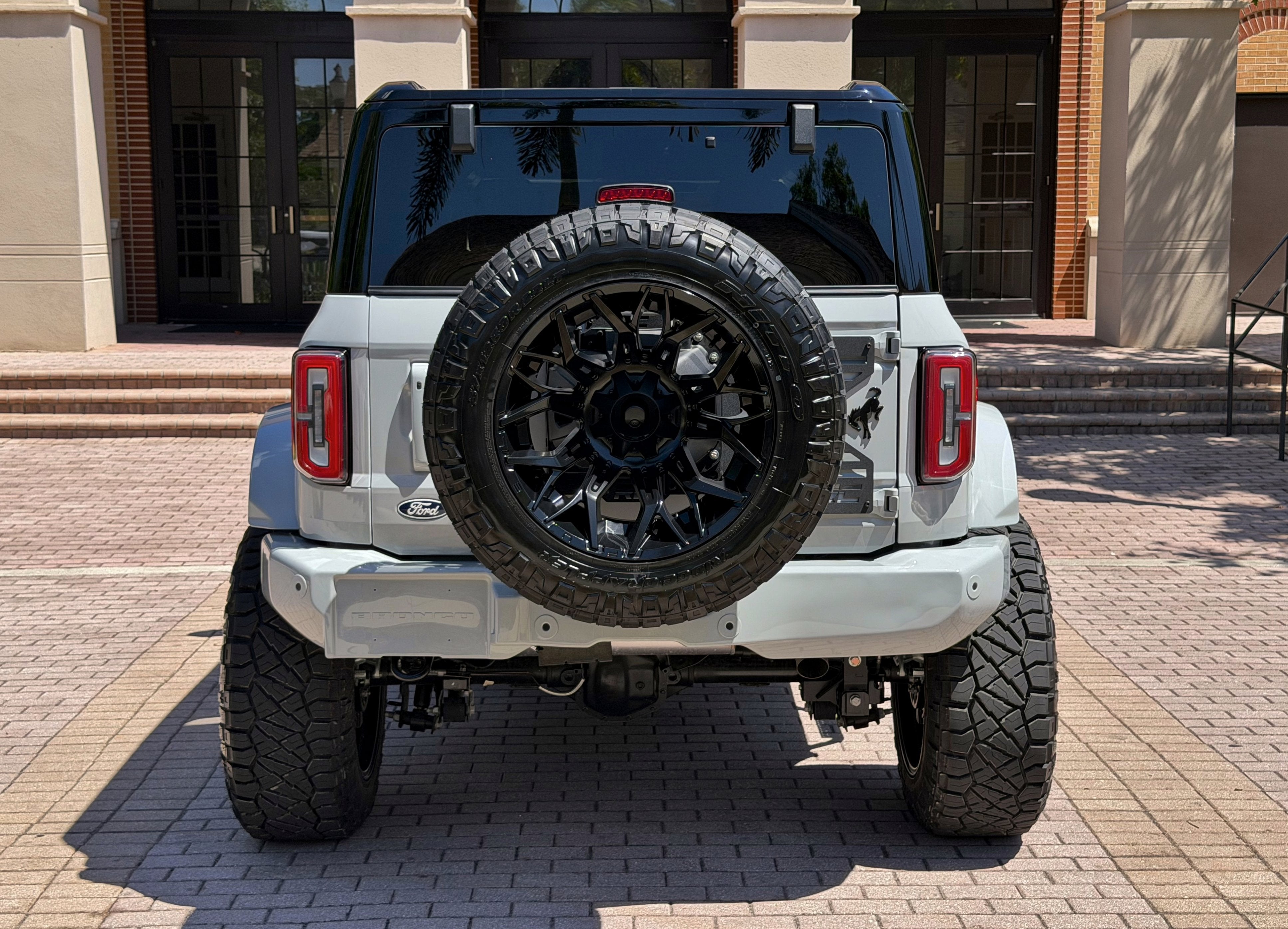 2026 Ford Bronco Outer Banks V6 Black Appearance Package Luxury Package