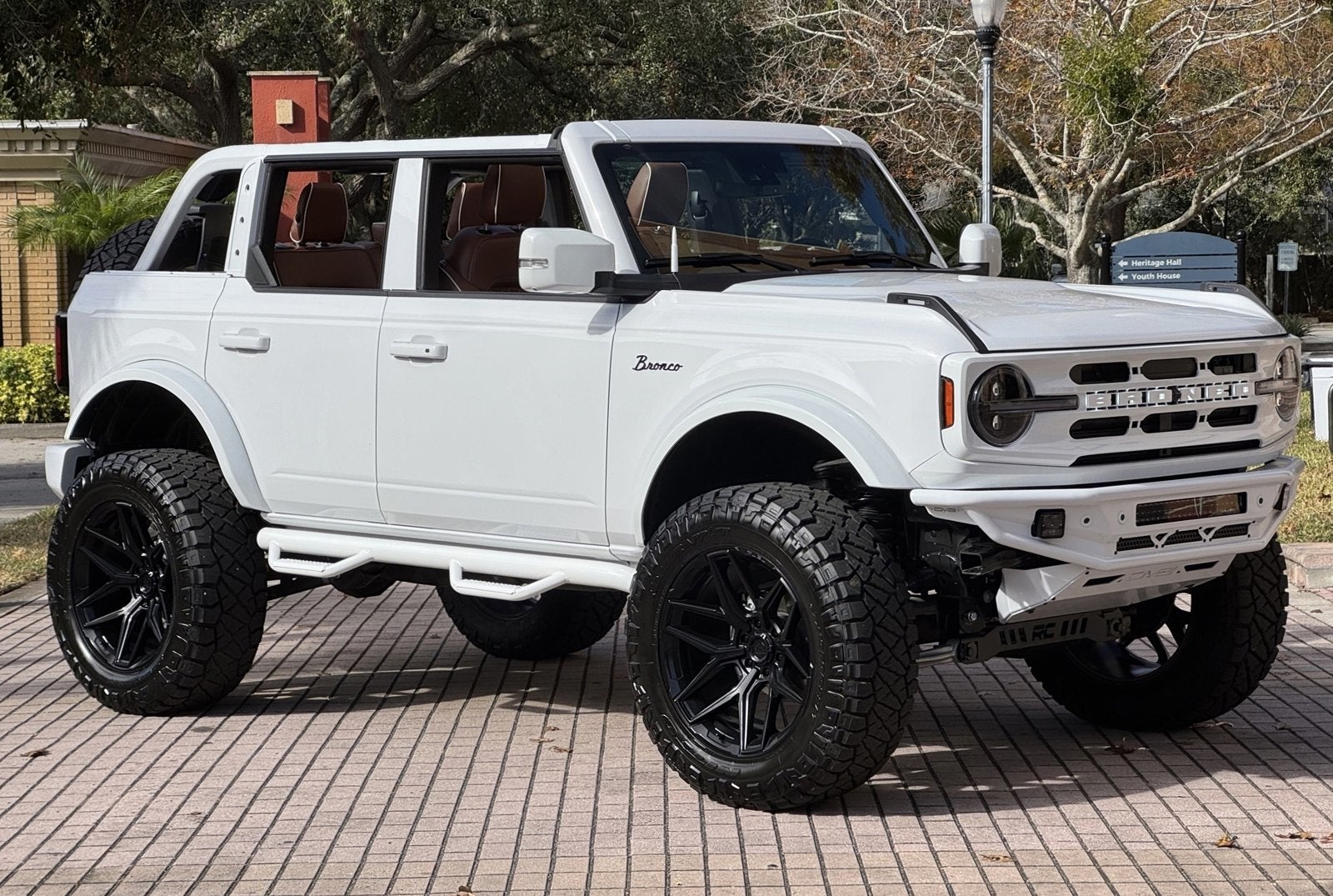 2024 Ford Bronco Outer Banks V6 Luxury Package Custom Lifted