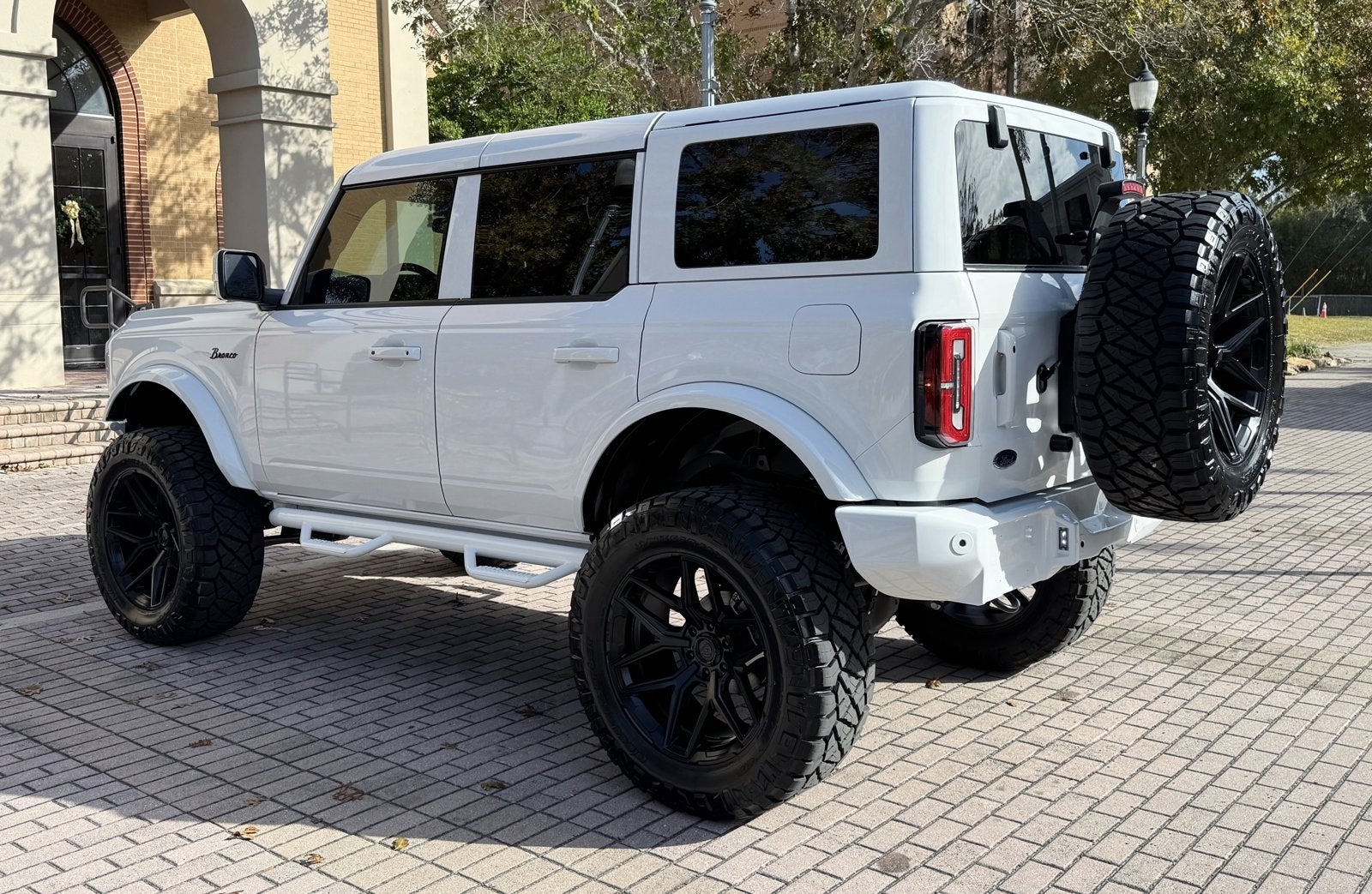 2024 Ford Bronco Outer Banks V6 Luxury Package Custom Lifted